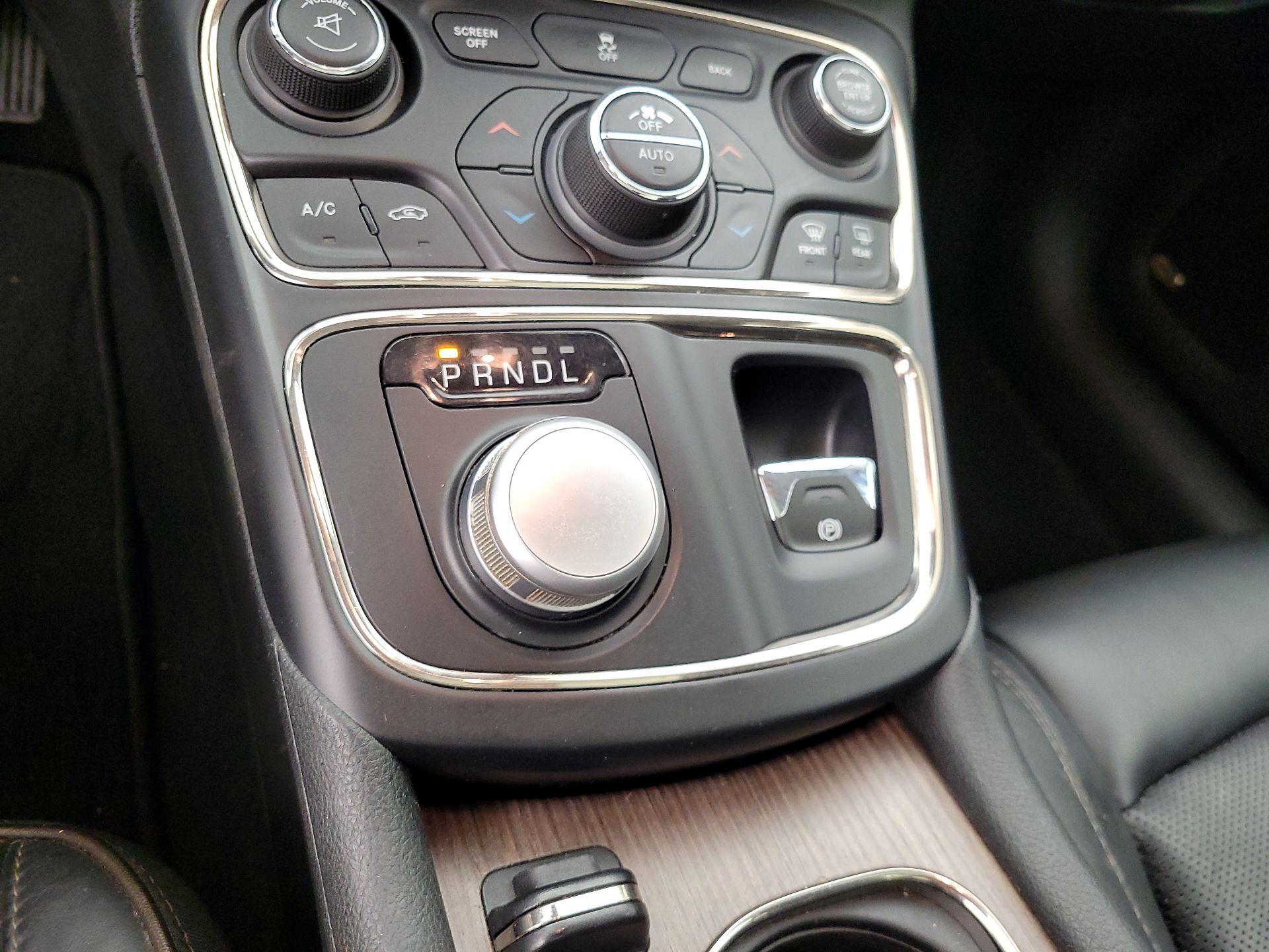 Thumbnail: 2015 Chrysler 200 - 18