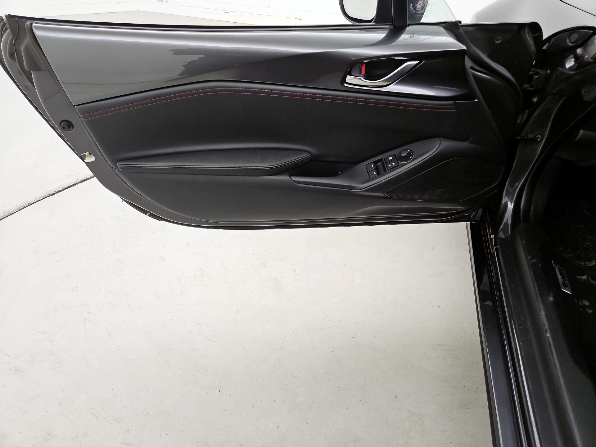 Thumbnail: 2017 Mazda MX-5 Miata - 12