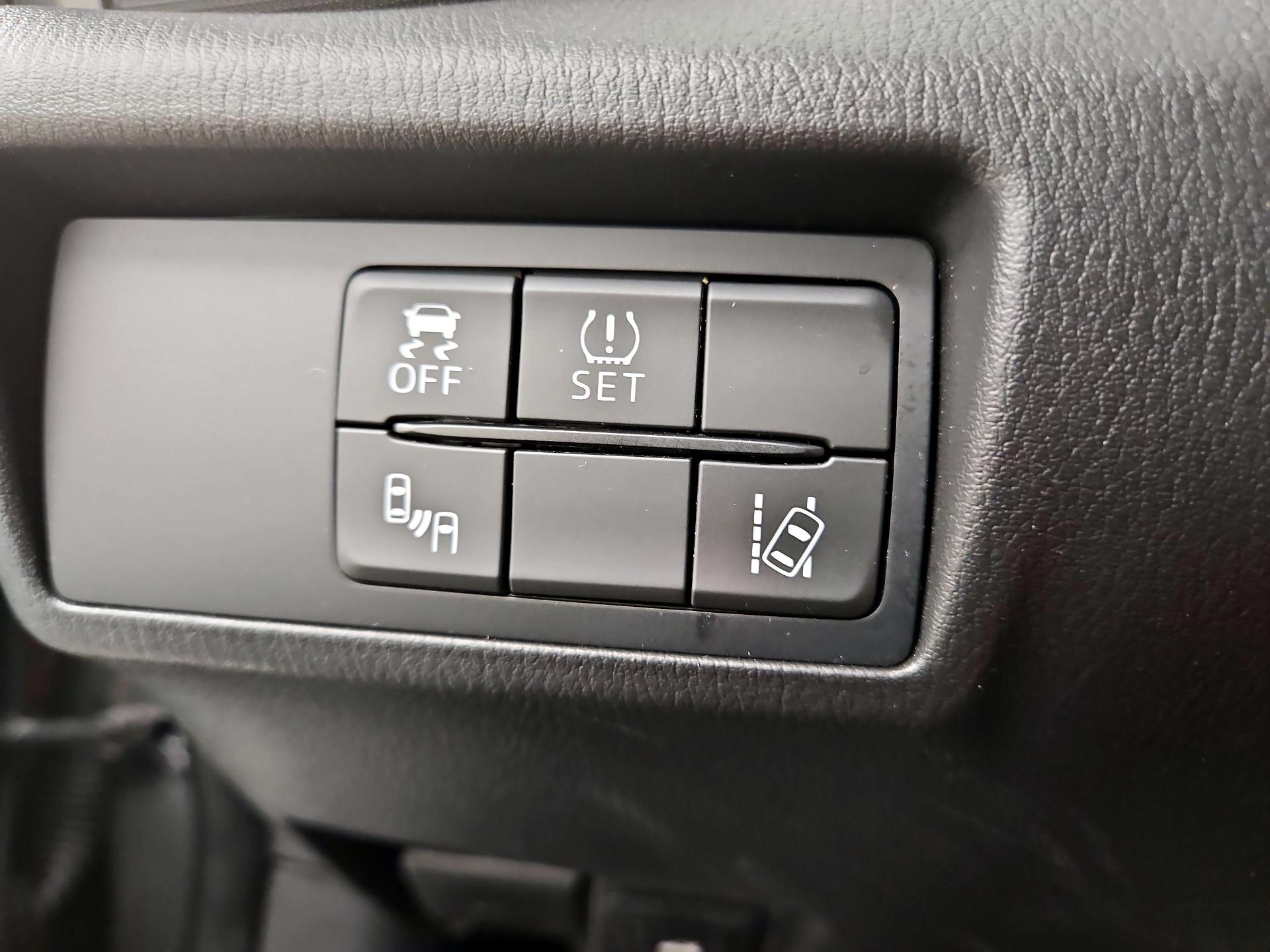 Thumbnail: 2017 Mazda MX-5 Miata - 13