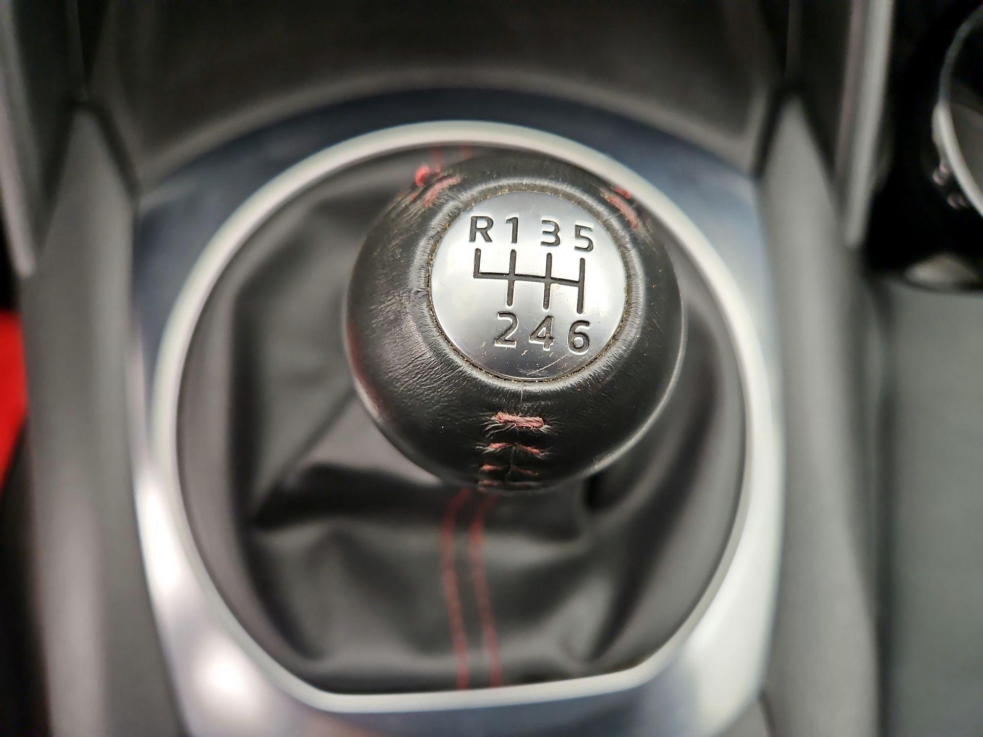 Thumbnail: 2017 Mazda MX-5 Miata - 17