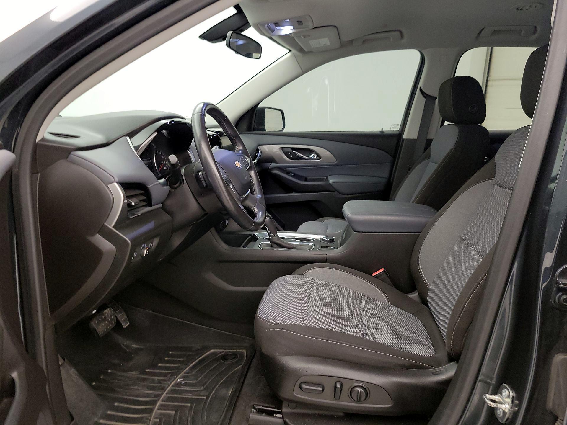 Thumbnail: 2018 Chevrolet Traverse - 11