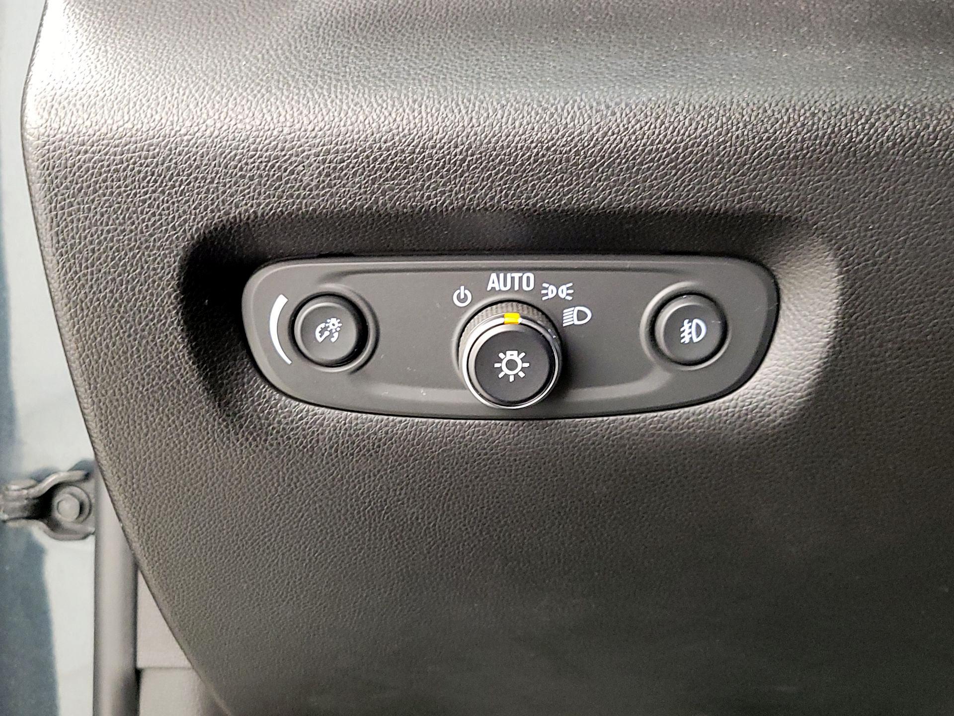 Thumbnail: 2018 Chevrolet Traverse - 13