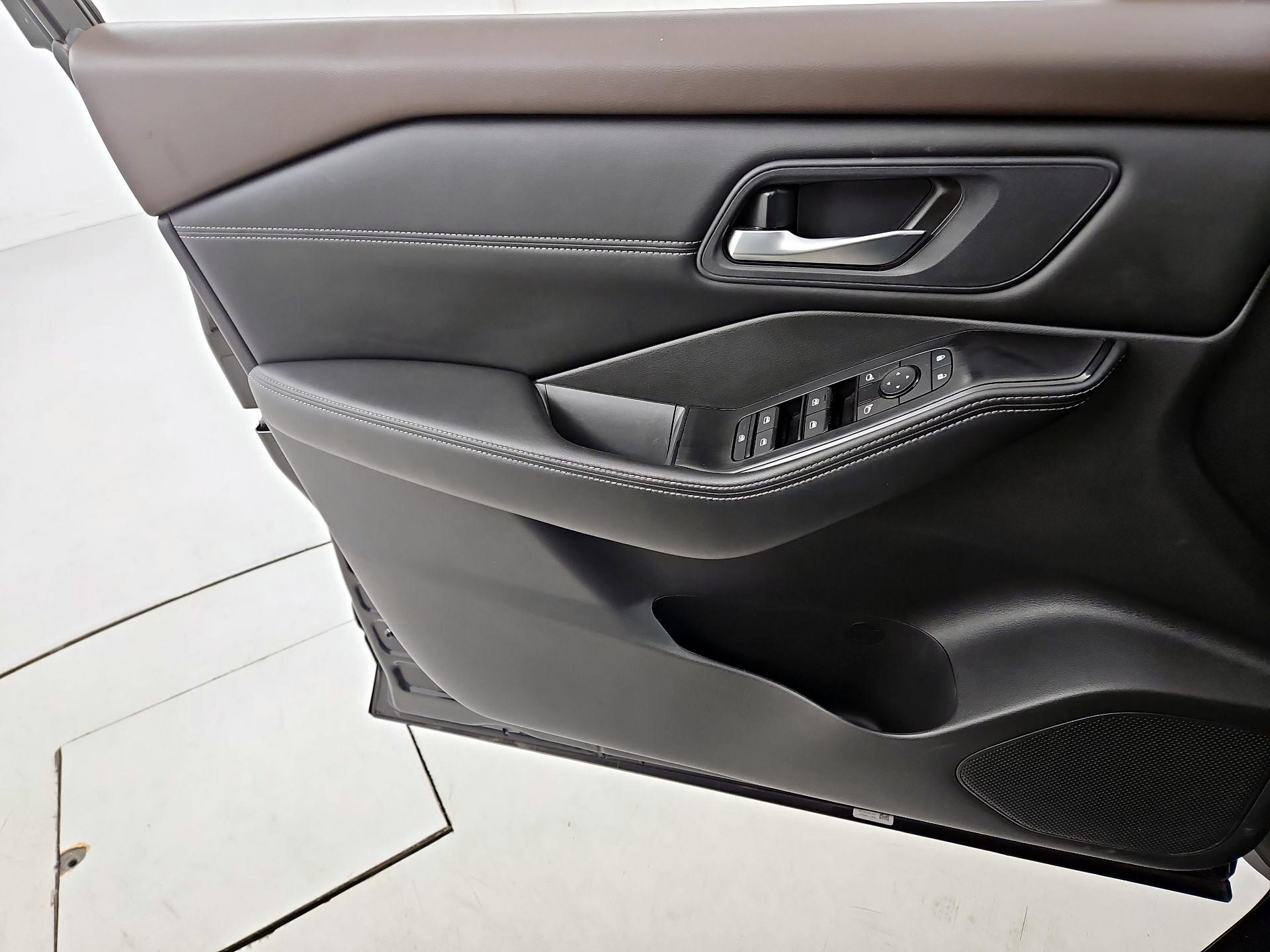 Thumbnail: 2023 Nissan Rogue - 12