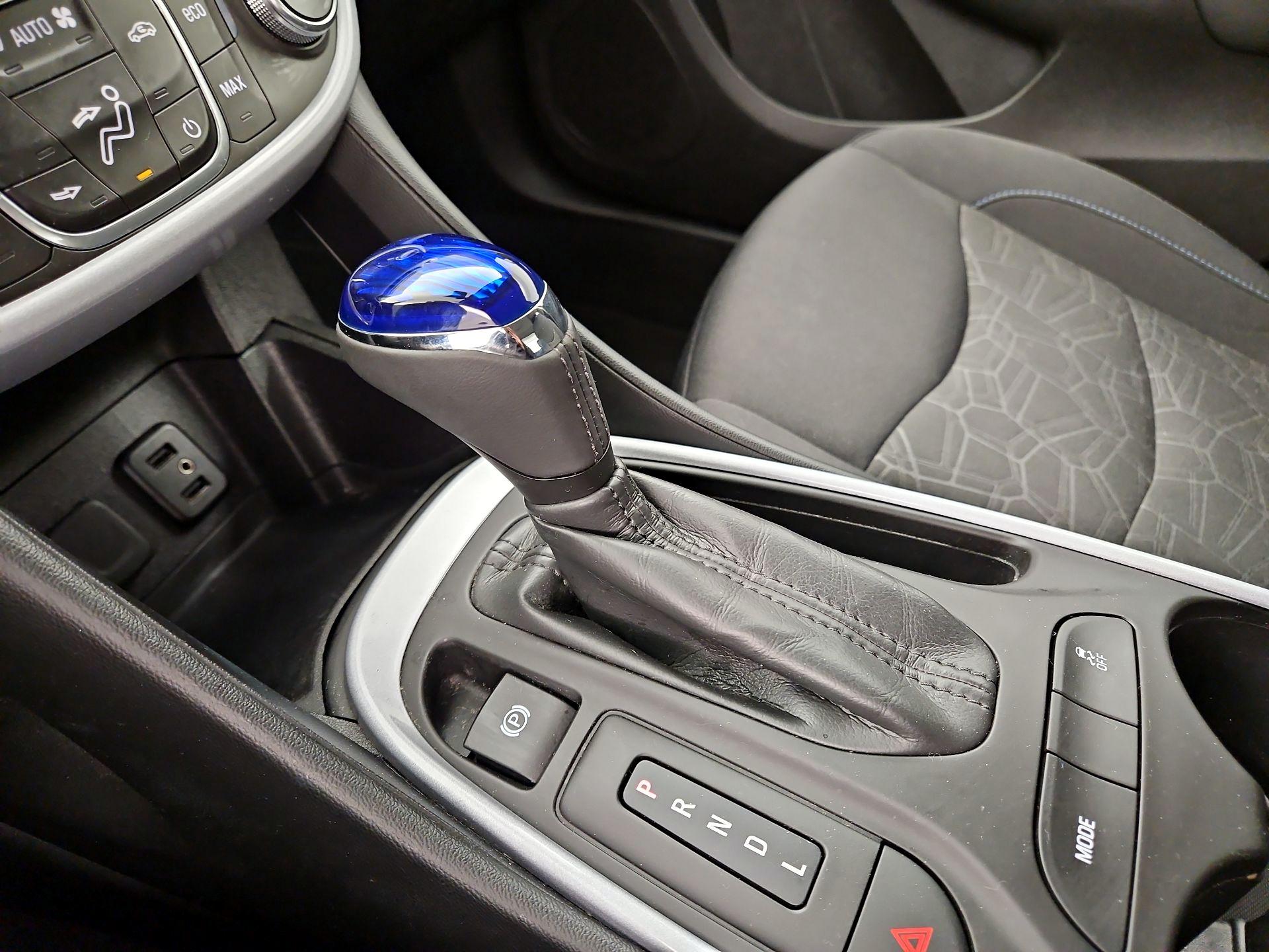 Thumbnail: 2017 Chevrolet Volt - 17