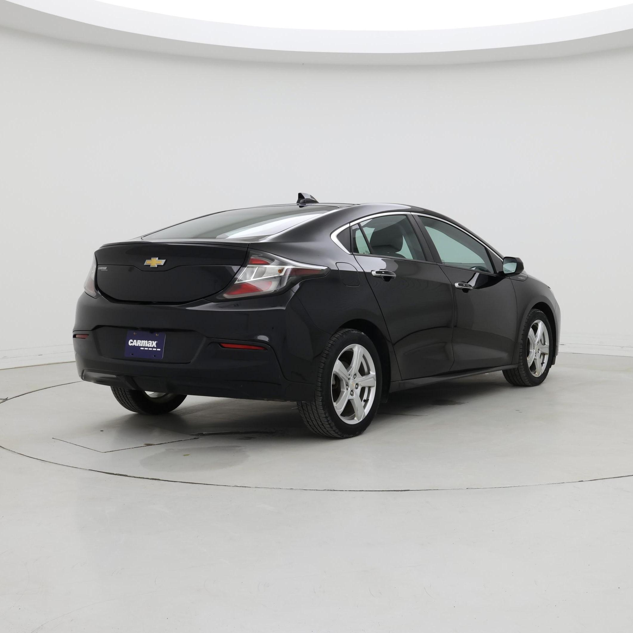Thumbnail: 2017 Chevrolet Volt - 8