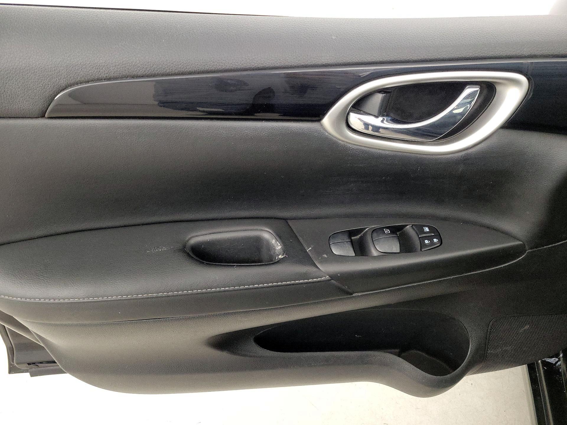 Thumbnail: 2017 Nissan Sentra - 12