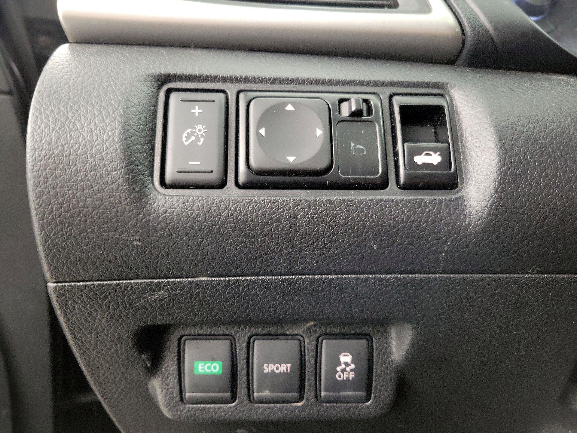 Thumbnail: 2017 Nissan Sentra - 13