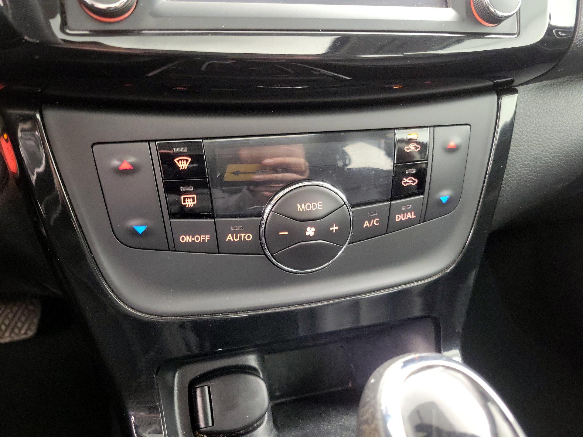 Thumbnail: 2017 Nissan Sentra - 17