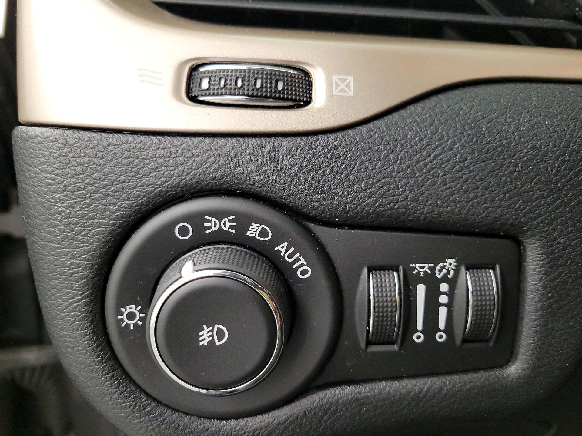 Thumbnail: 2014 Jeep Cherokee - 13