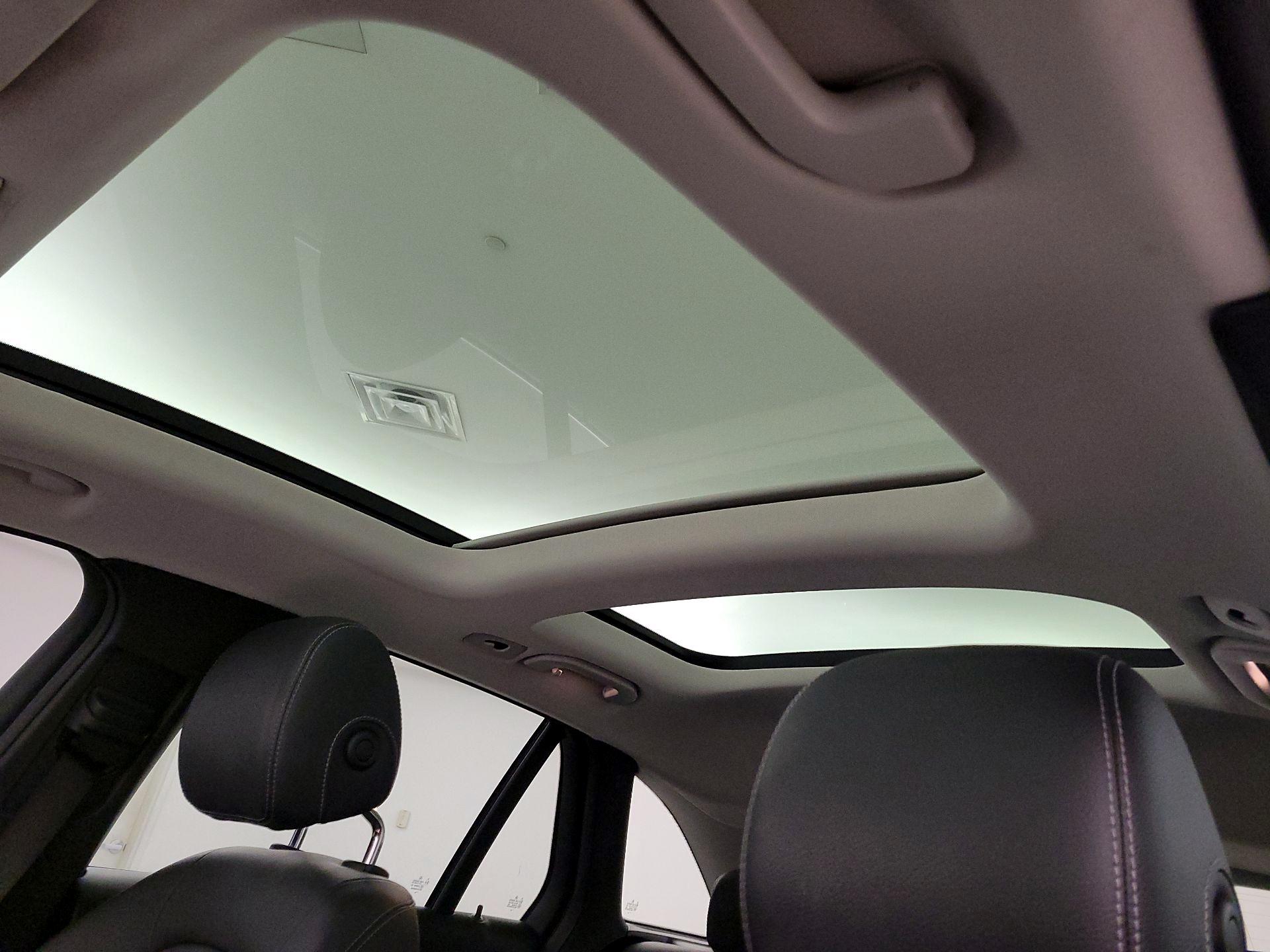 Thumbnail: 2019 Mercedes-Benz GLC - 18