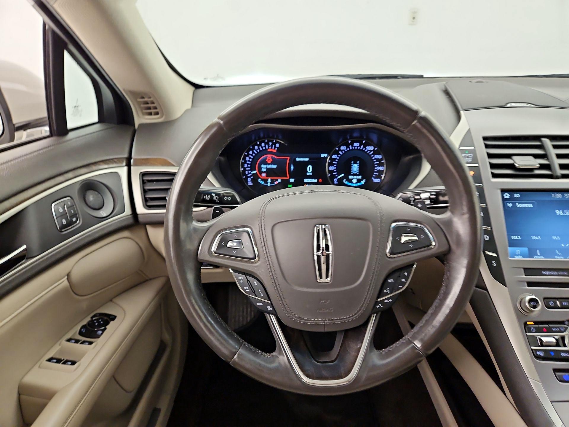 Thumbnail: 2019 Lincoln MKZ - 10