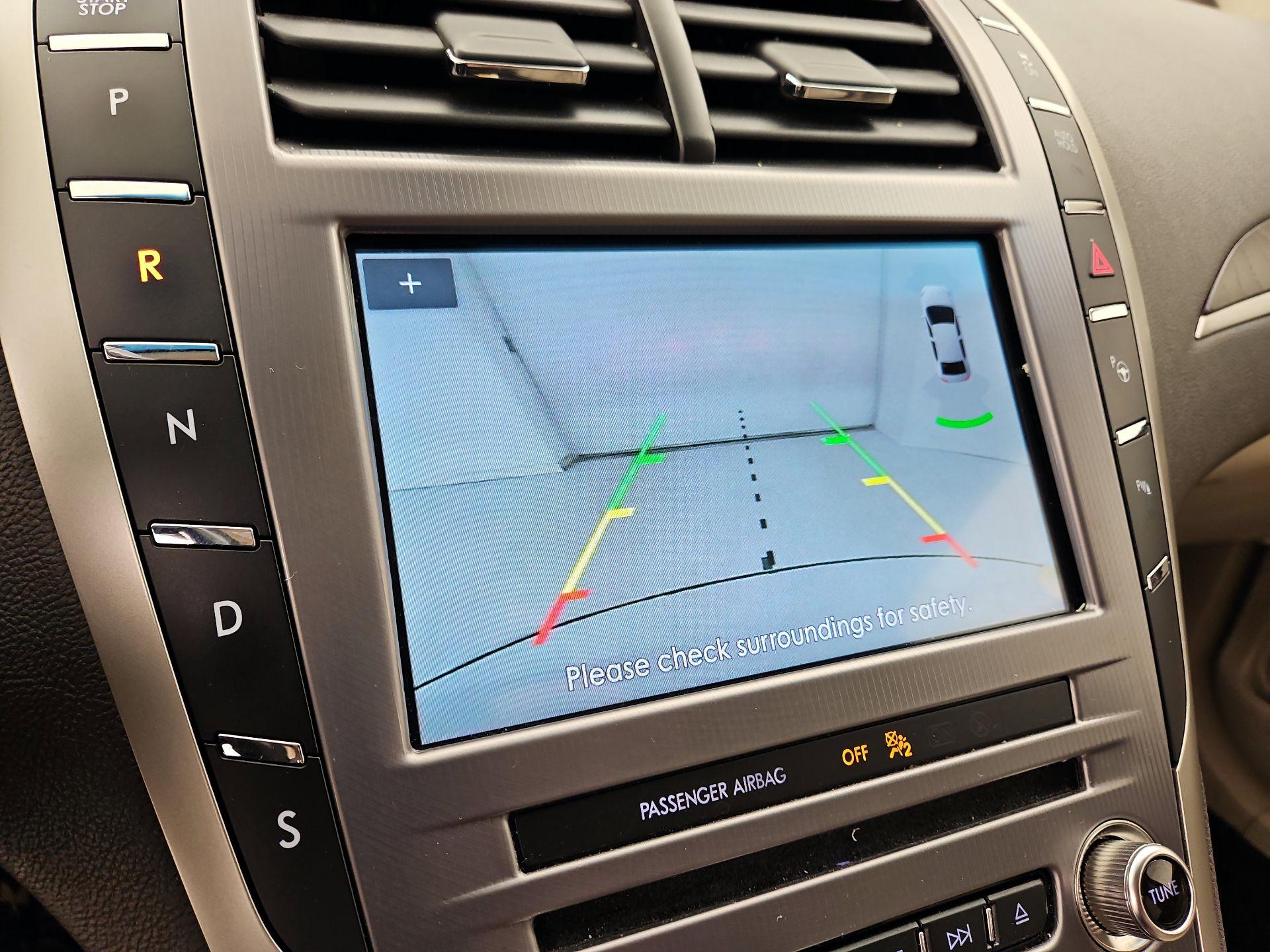 Thumbnail: 2019 Lincoln MKZ - 15