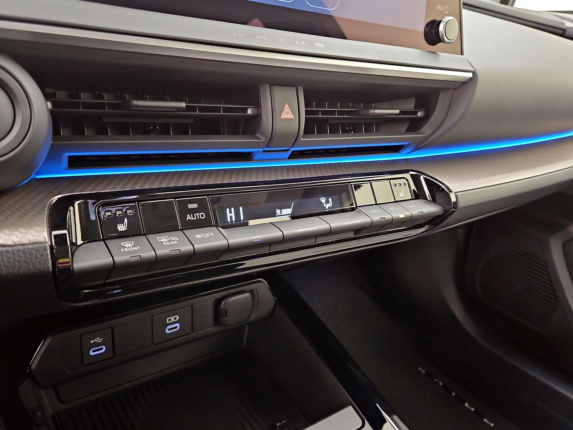 Thumbnail: 2024 Toyota Prius - 17