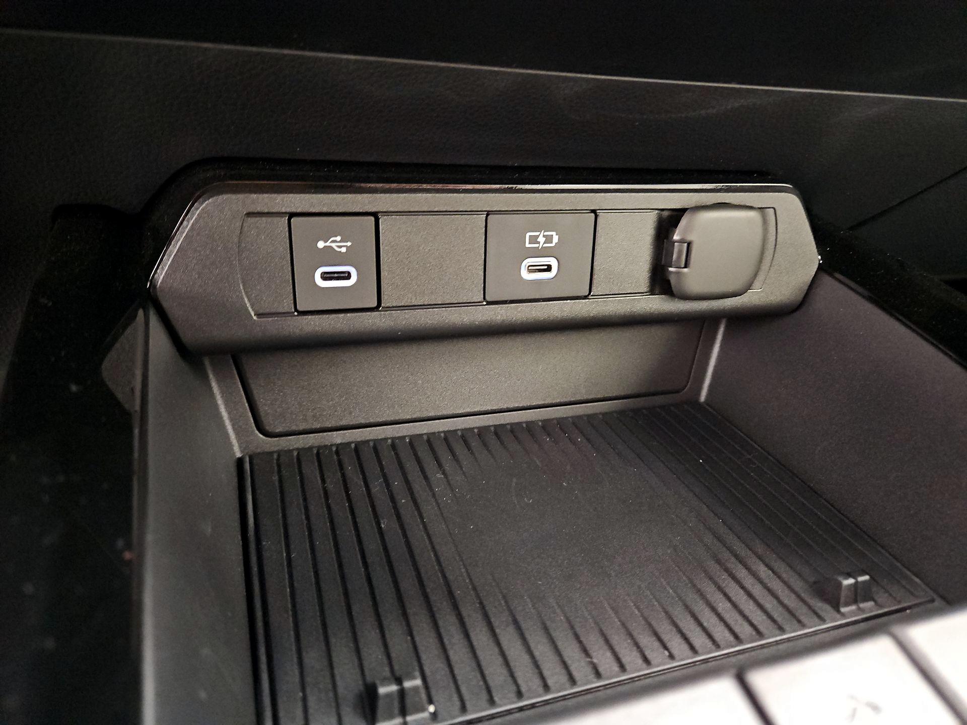 Thumbnail: 2024 Toyota Prius - 19