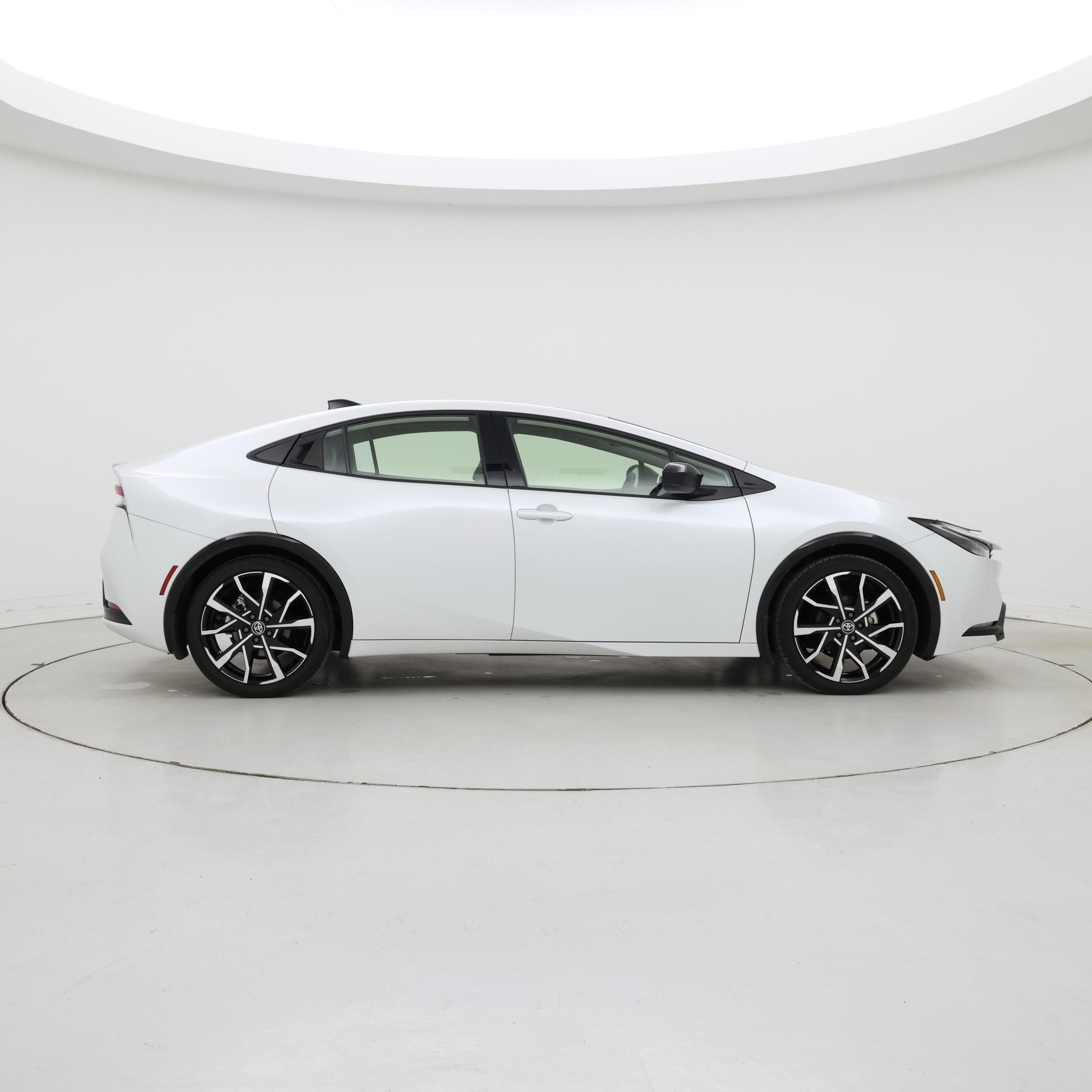 Thumbnail: 2024 Toyota Prius - 7