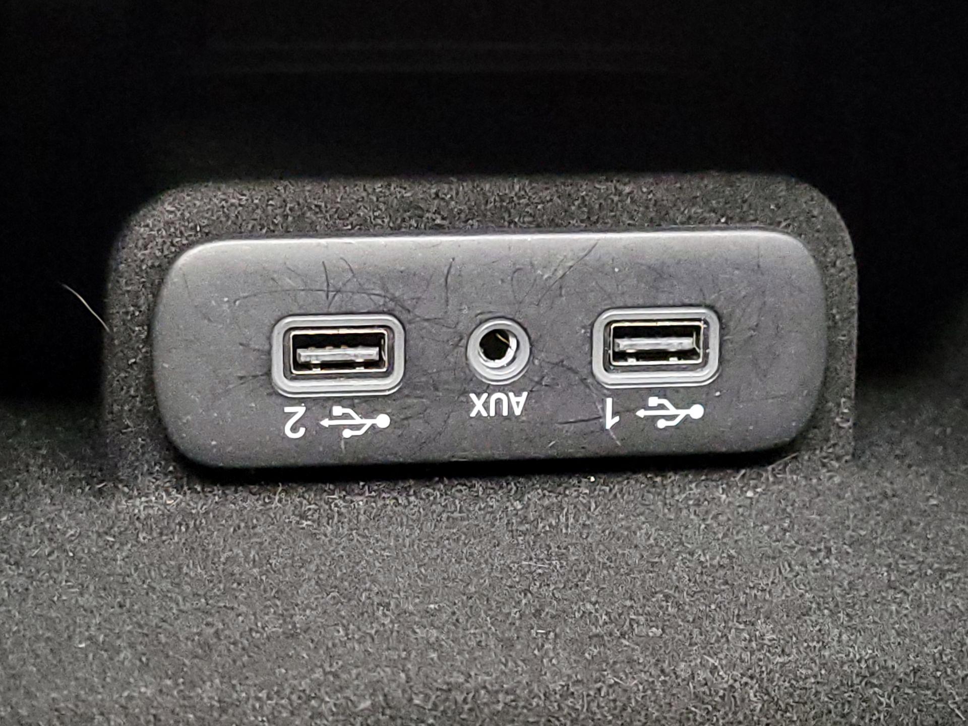 Thumbnail: 2019 Dodge Charger - 18