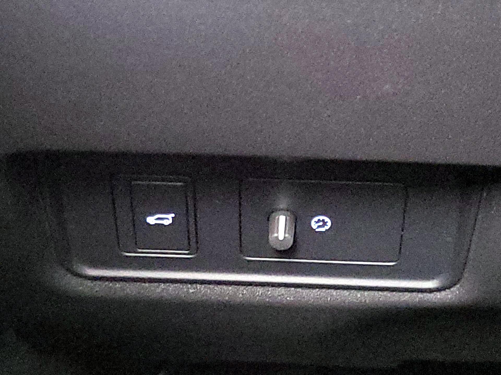 Thumbnail: 2021 Jaguar E-Pace - 13