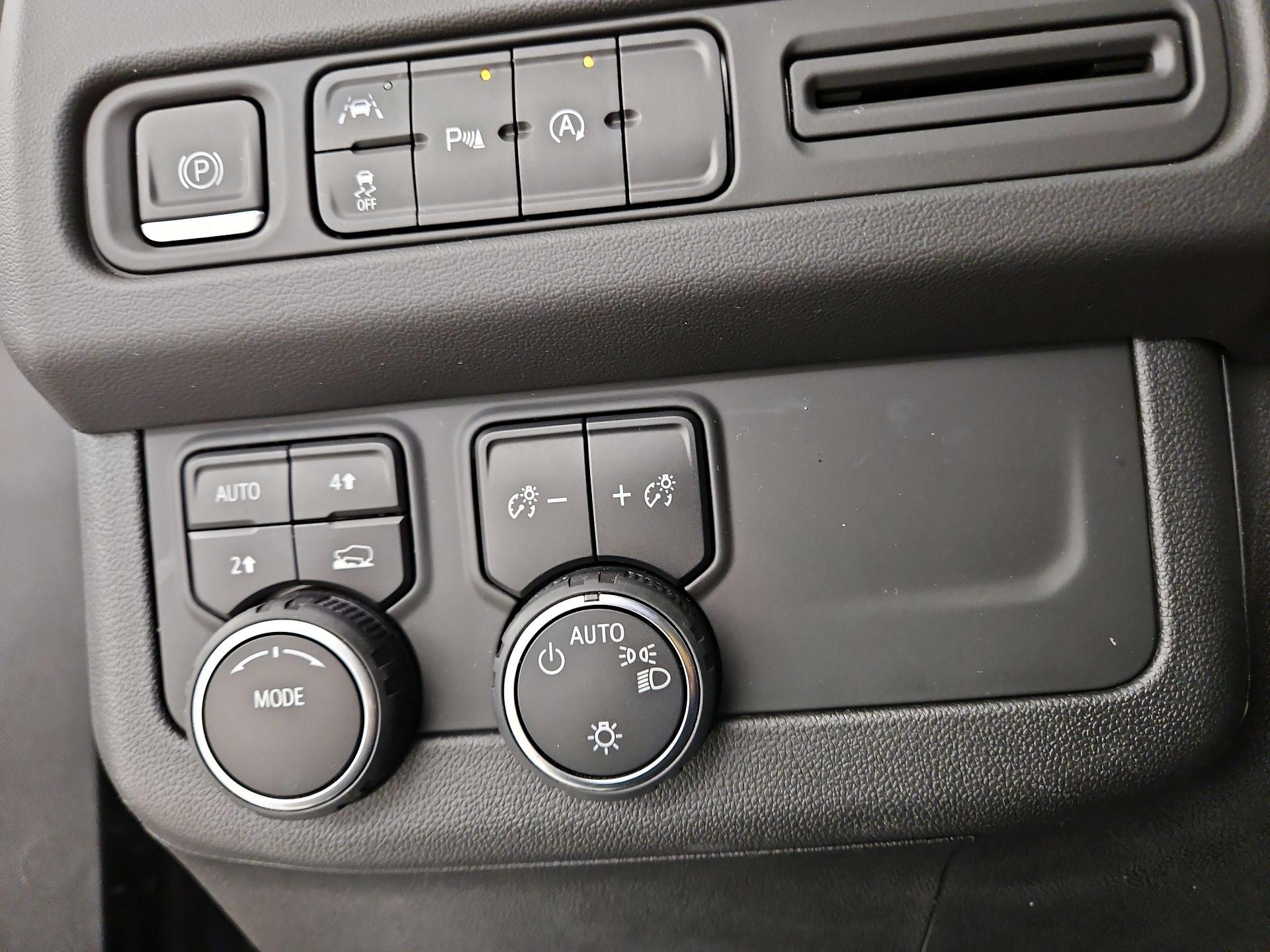 Thumbnail: 2023 Chevrolet Tahoe - 13