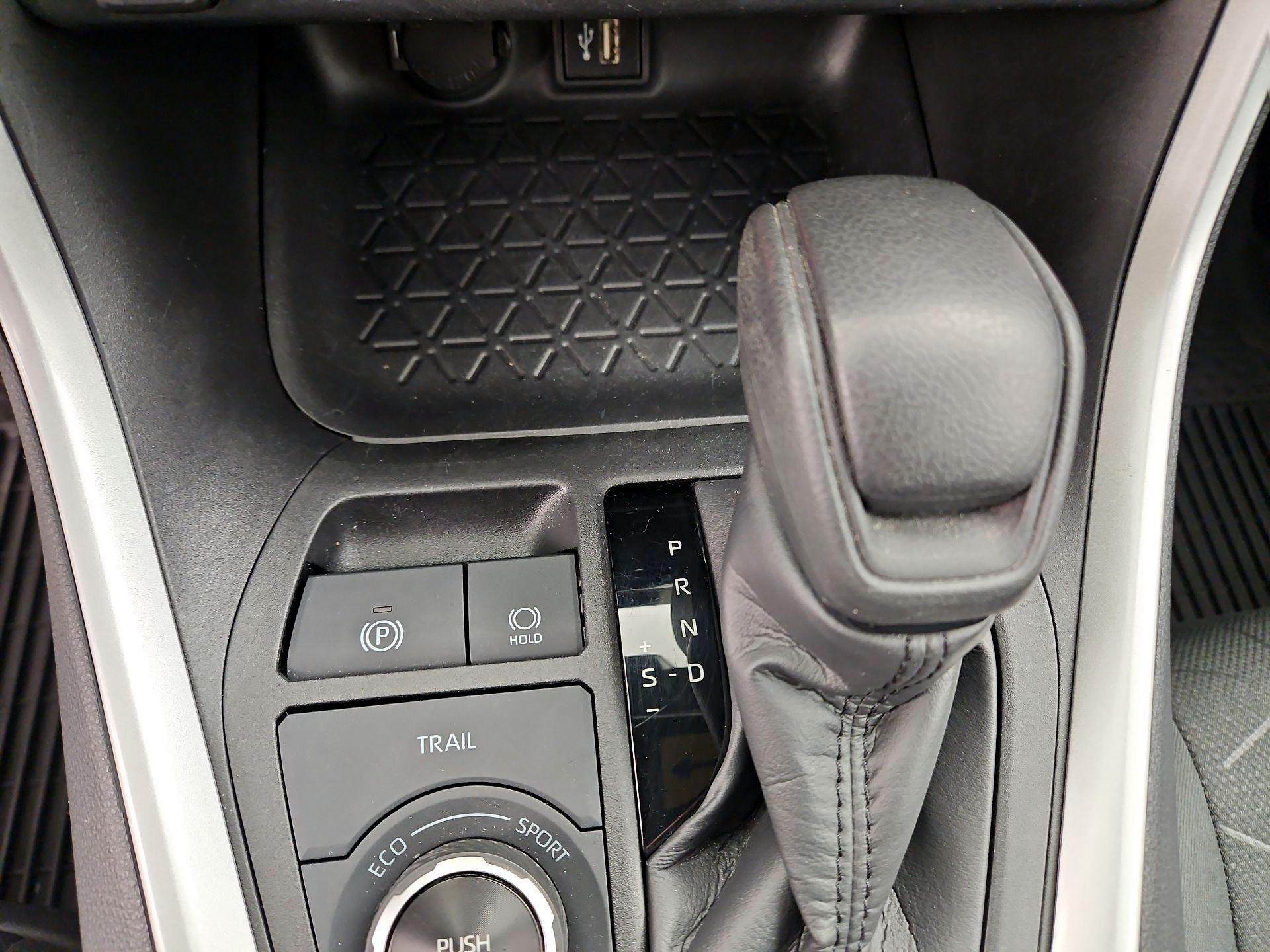 Thumbnail: 2024 Toyota RAV4 - 17