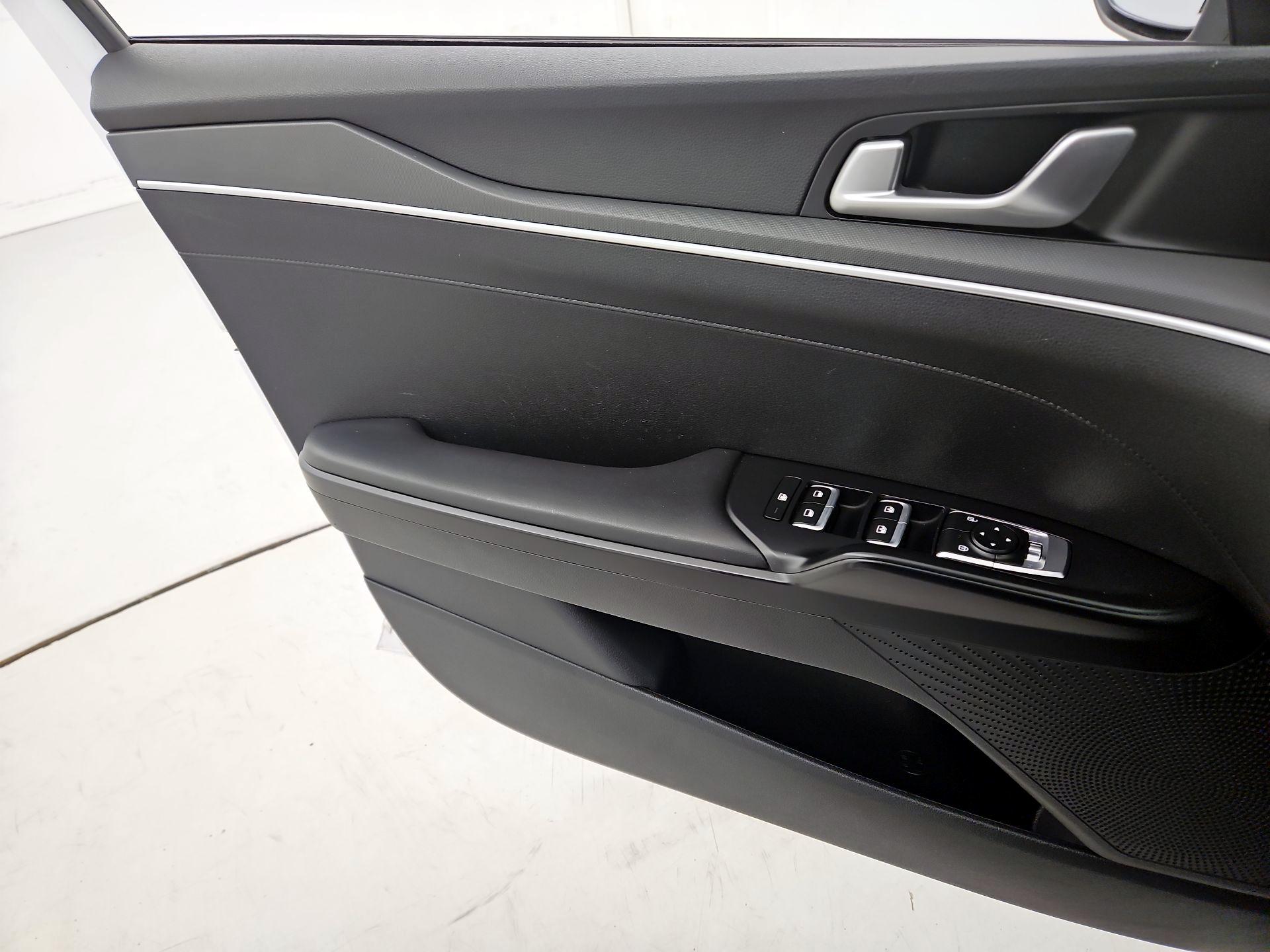 Thumbnail: 2022 Kia K5 - 12