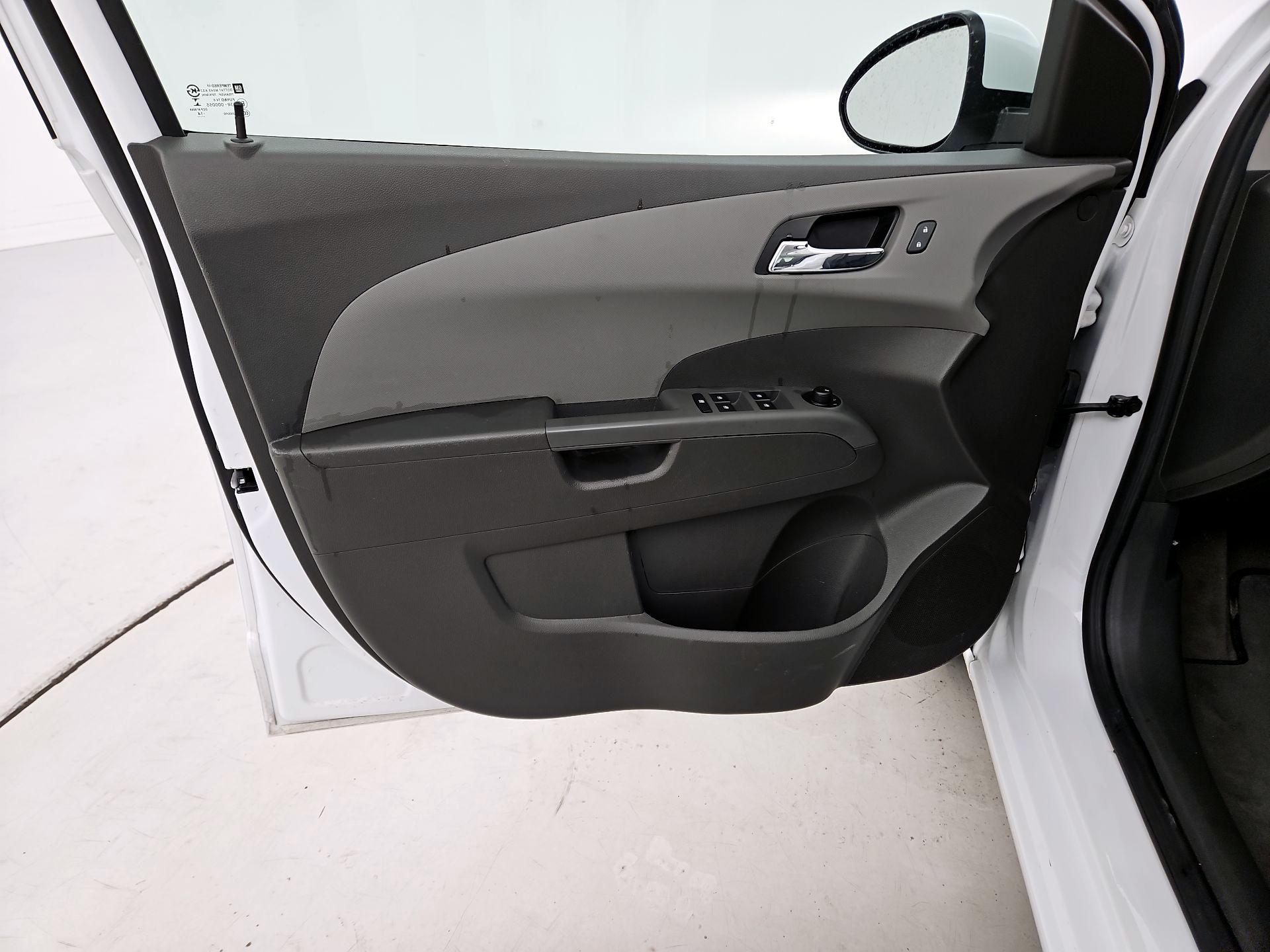 Thumbnail: 2015 Chevrolet Sonic - 12