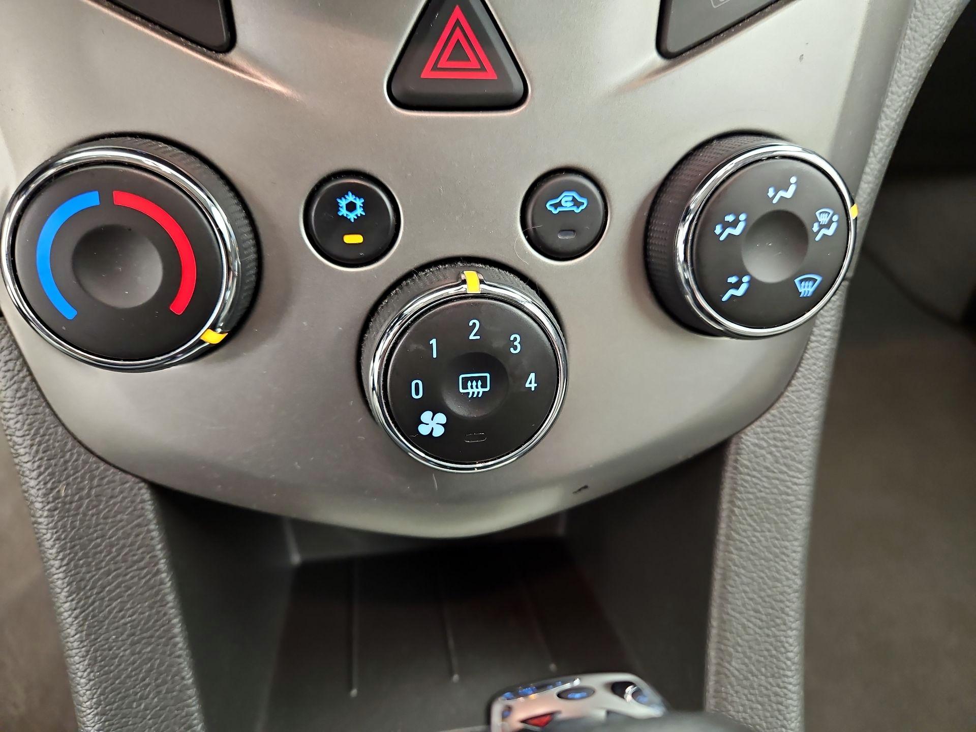 Thumbnail: 2015 Chevrolet Sonic - 15