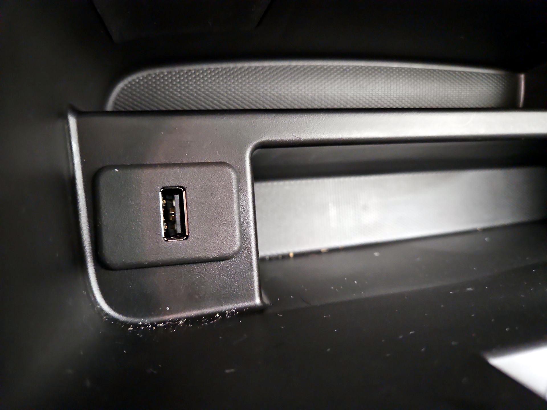 Thumbnail: 2015 Chevrolet Sonic - 17