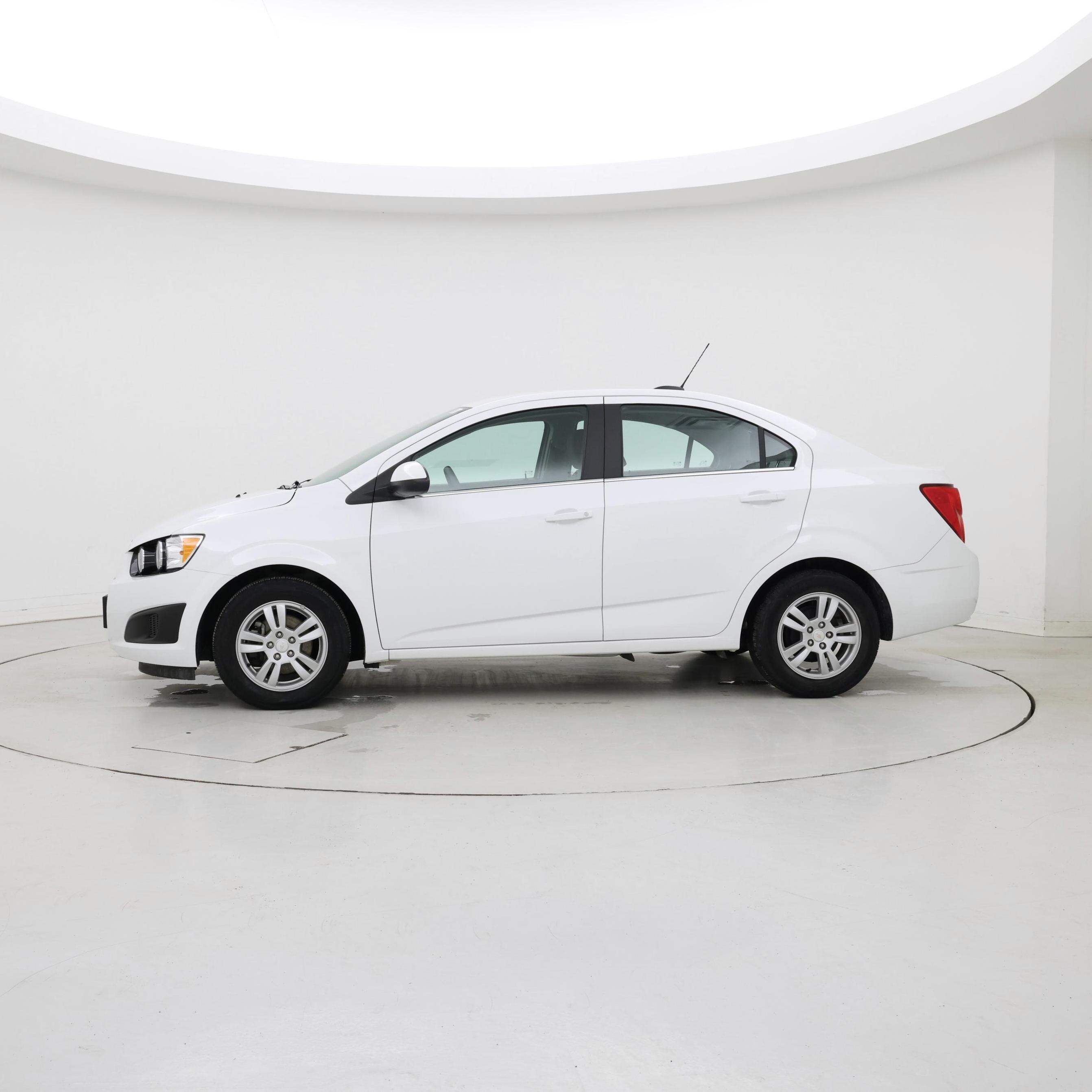 Thumbnail: 2015 Chevrolet Sonic - 3