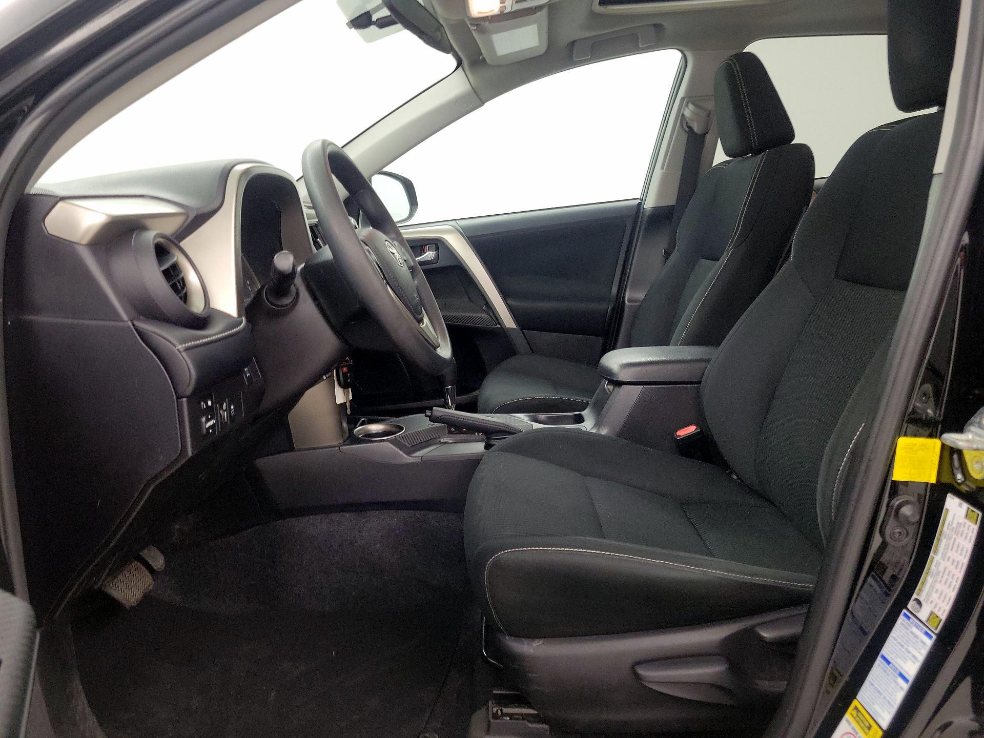 Thumbnail: 2015 Toyota RAV4 - 11