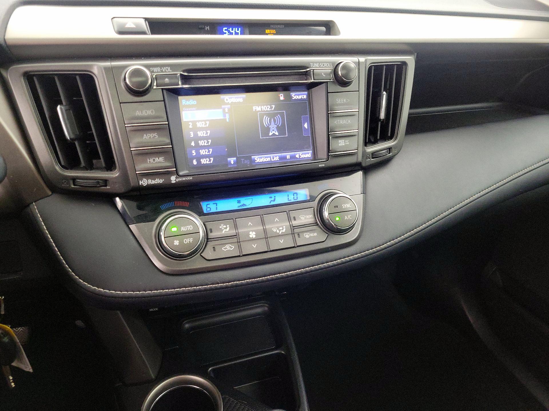 Thumbnail: 2015 Toyota RAV4 - 16