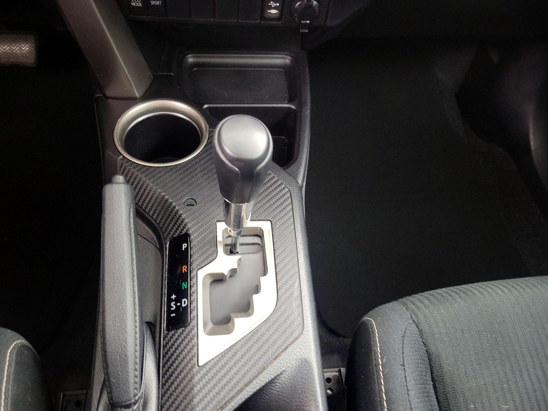 Thumbnail: 2015 Toyota RAV4 - 17