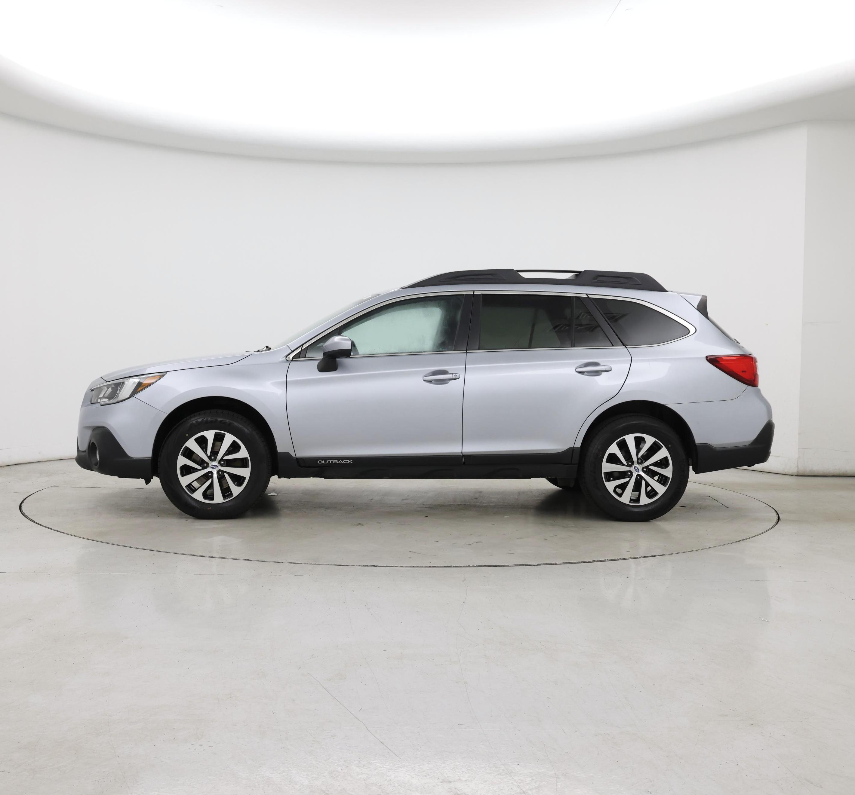 Thumbnail: 2018 Subaru Outback - 3