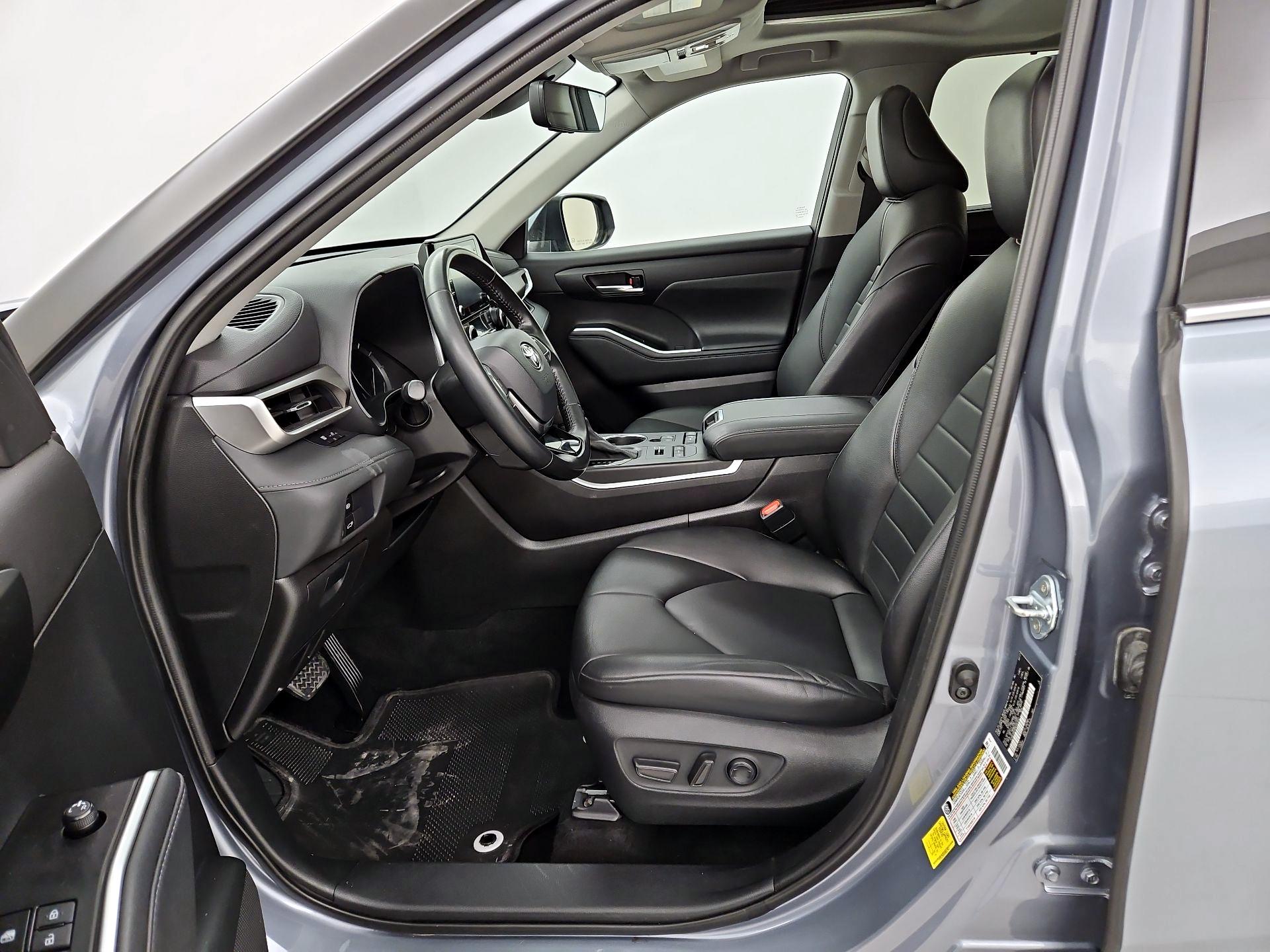 Thumbnail: 2021 Toyota Highlander - 11