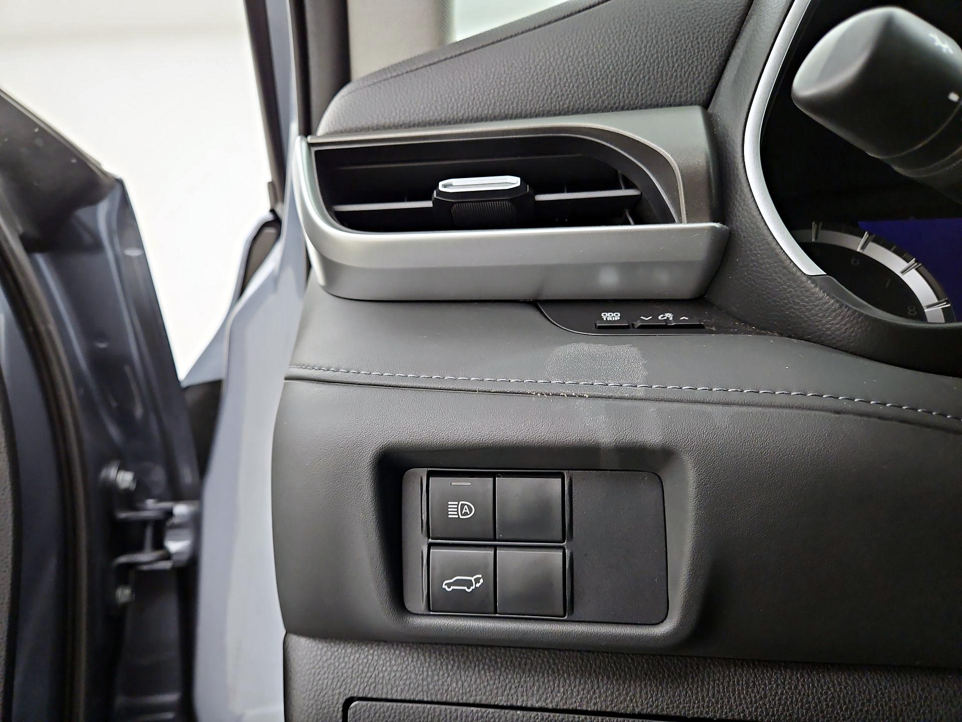 Thumbnail: 2021 Toyota Highlander - 13