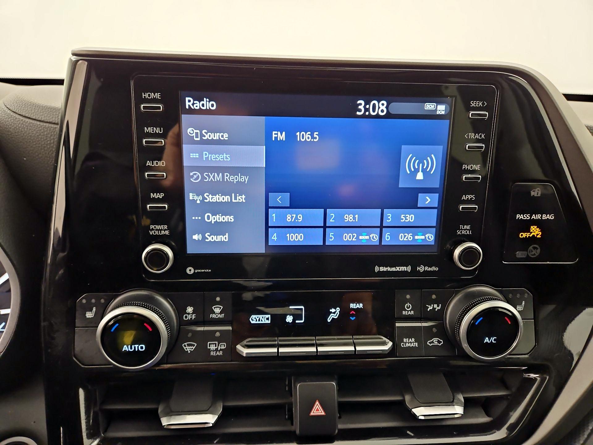 Thumbnail: 2021 Toyota Highlander - 15