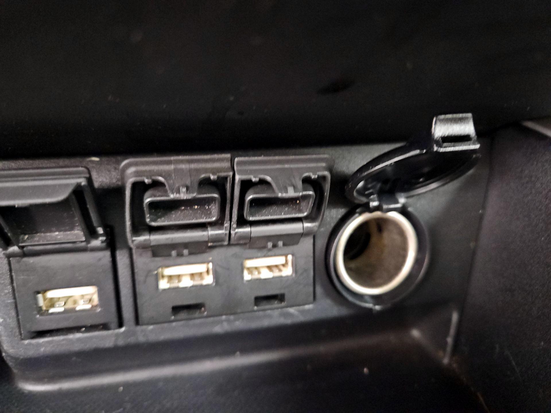 Thumbnail: 2021 Toyota Highlander - 18