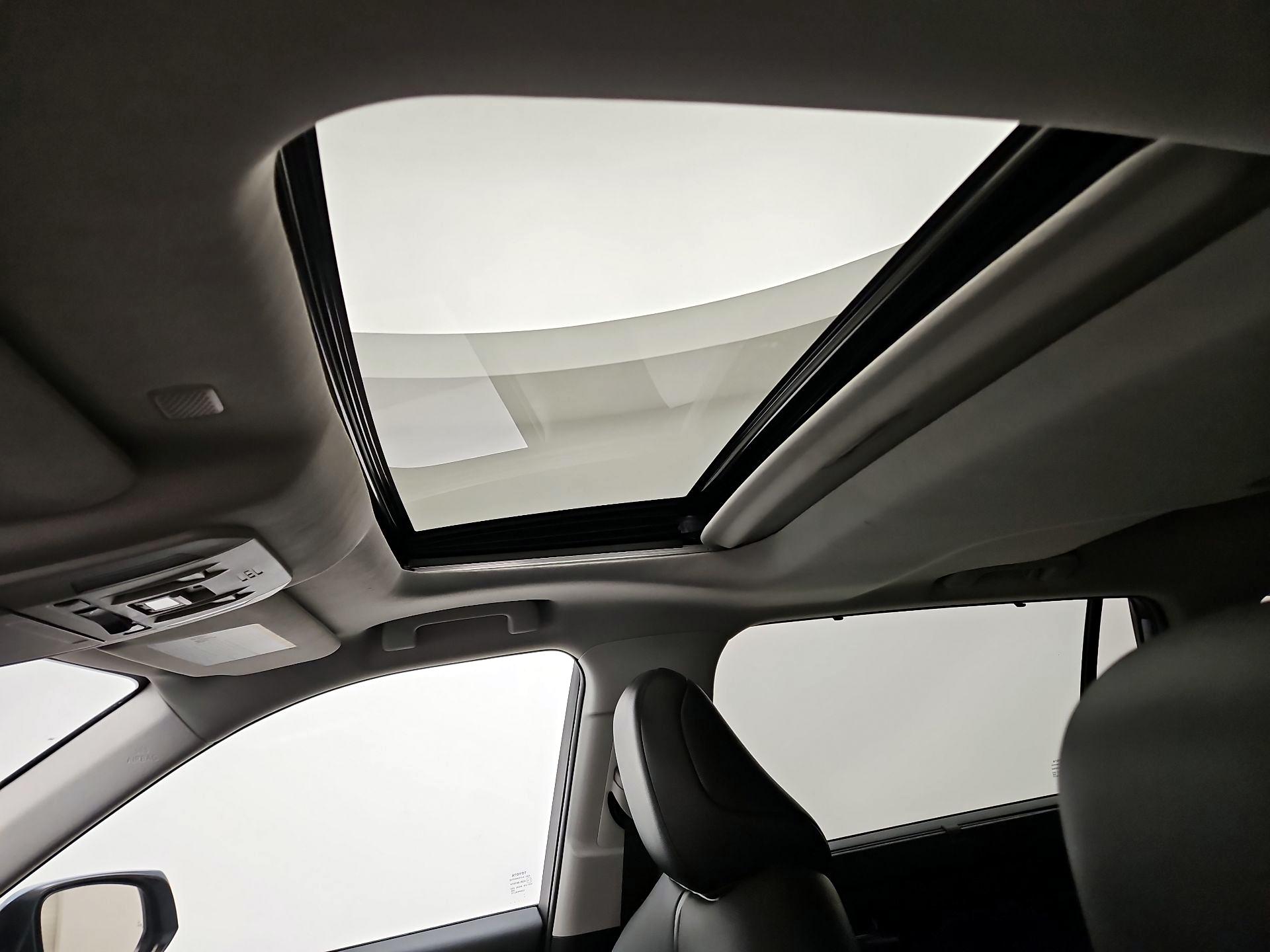 Thumbnail: 2021 Toyota Highlander - 19