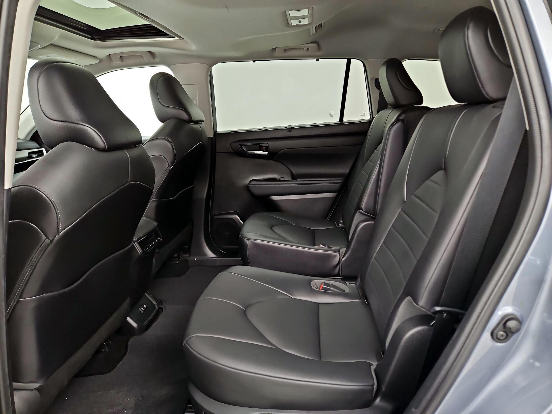 Thumbnail: 2021 Toyota Highlander - 20