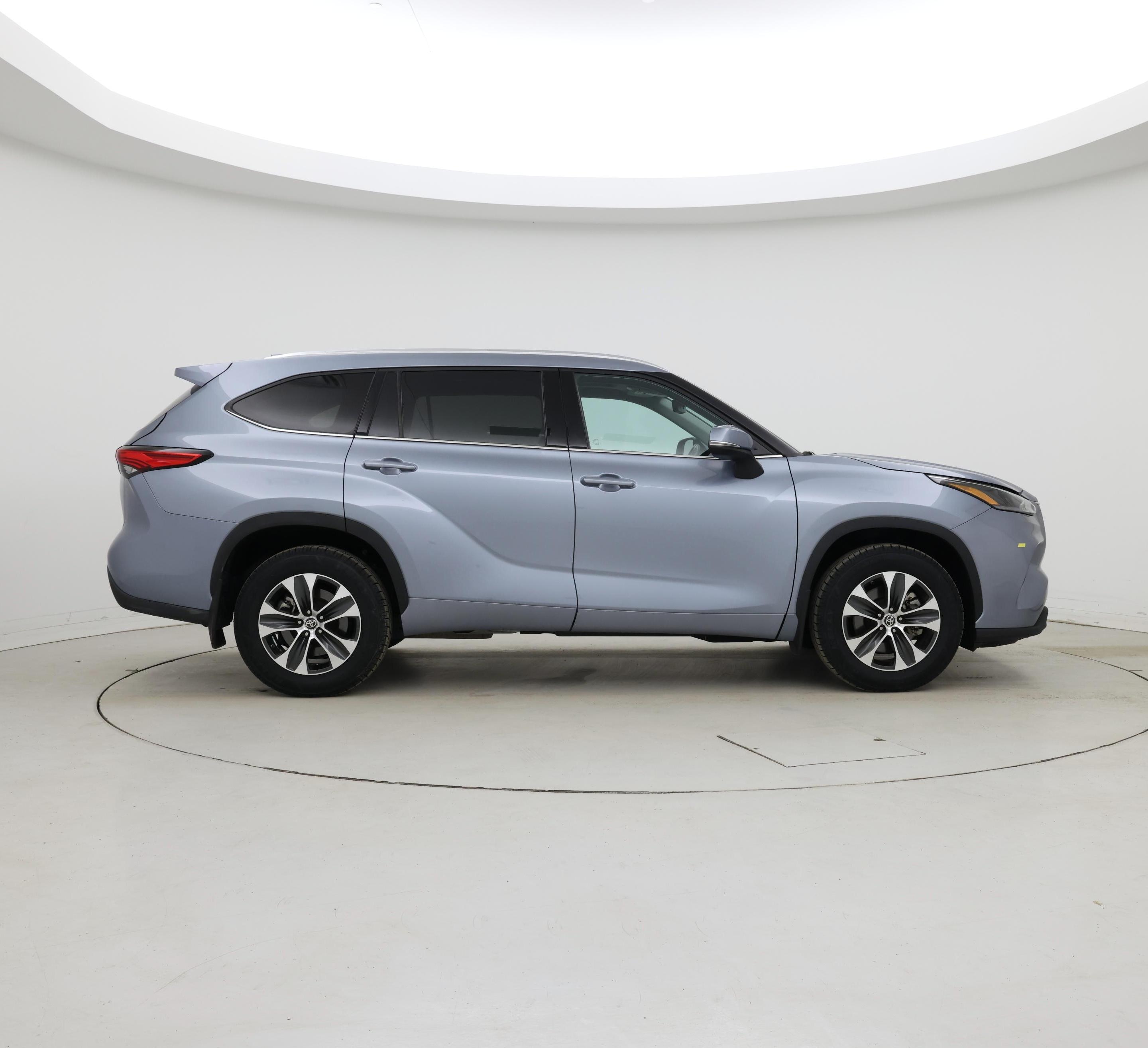 Thumbnail: 2021 Toyota Highlander - 7