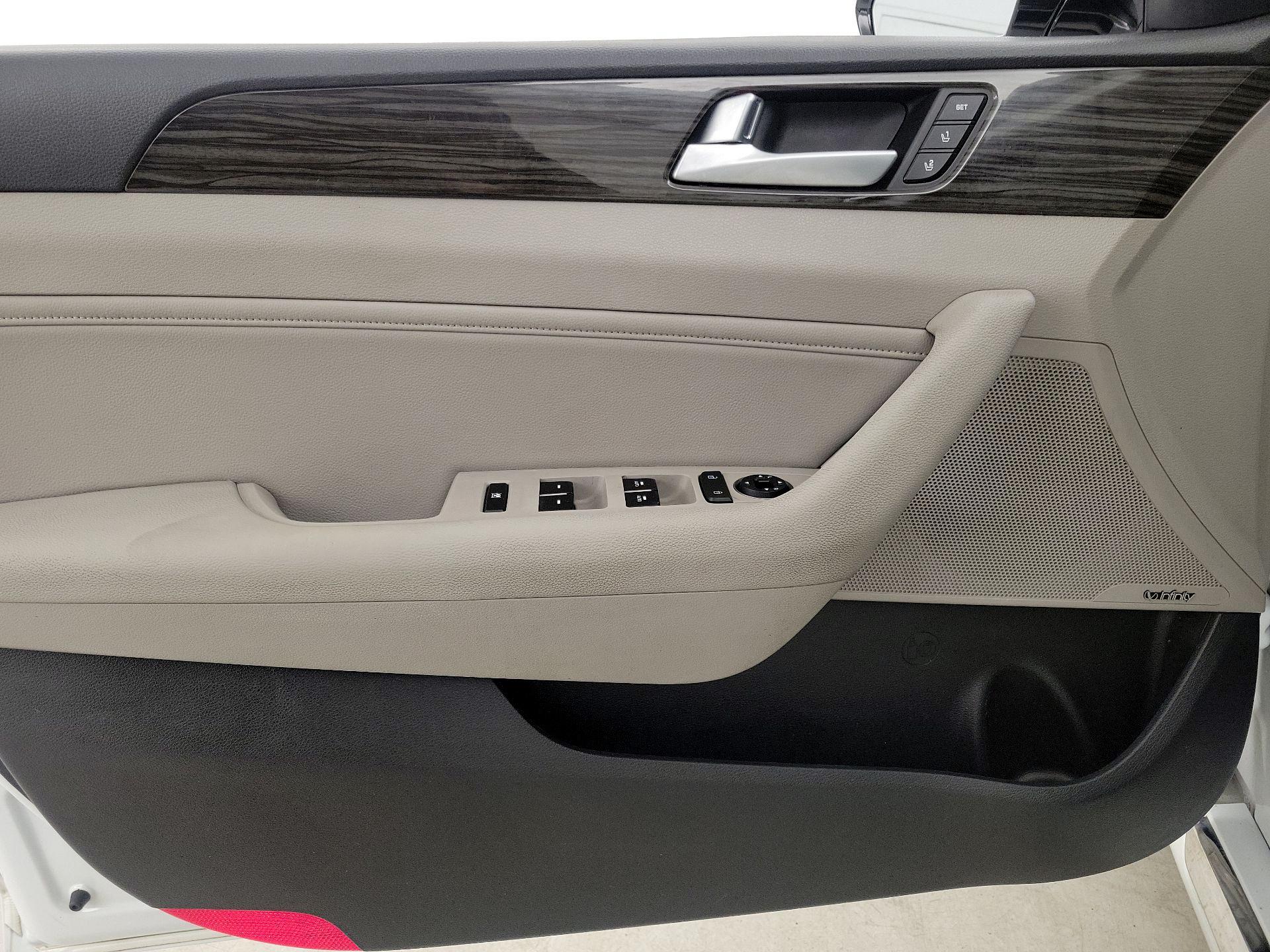 Thumbnail: 2015 Hyundai Sonata - 12