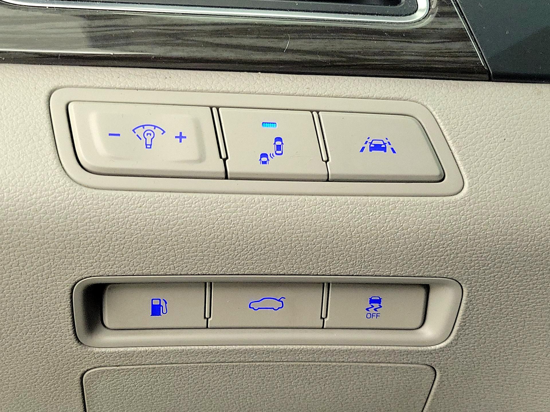 Thumbnail: 2015 Hyundai Sonata - 13