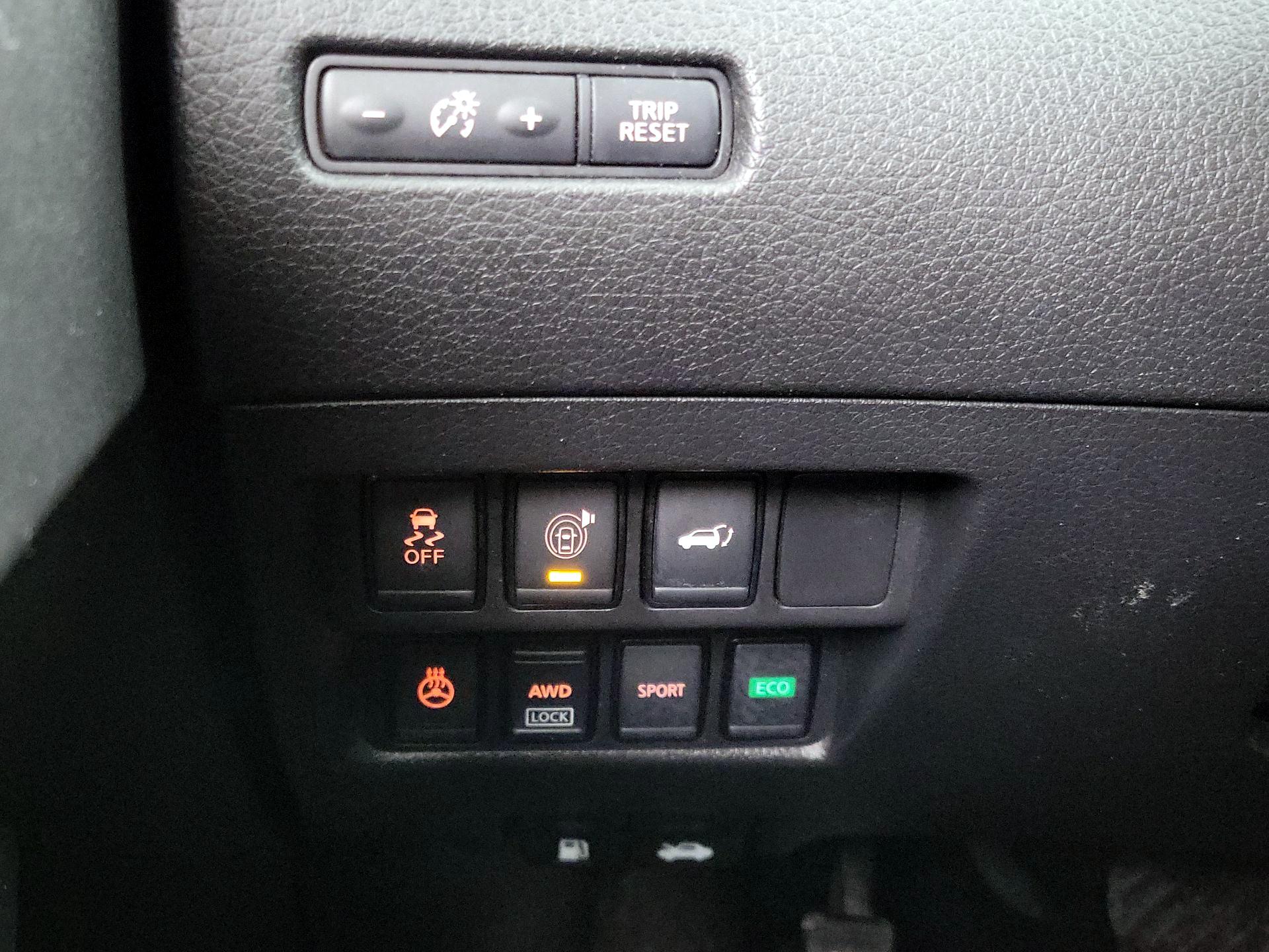 Thumbnail: 2017 Nissan Rogue - 13