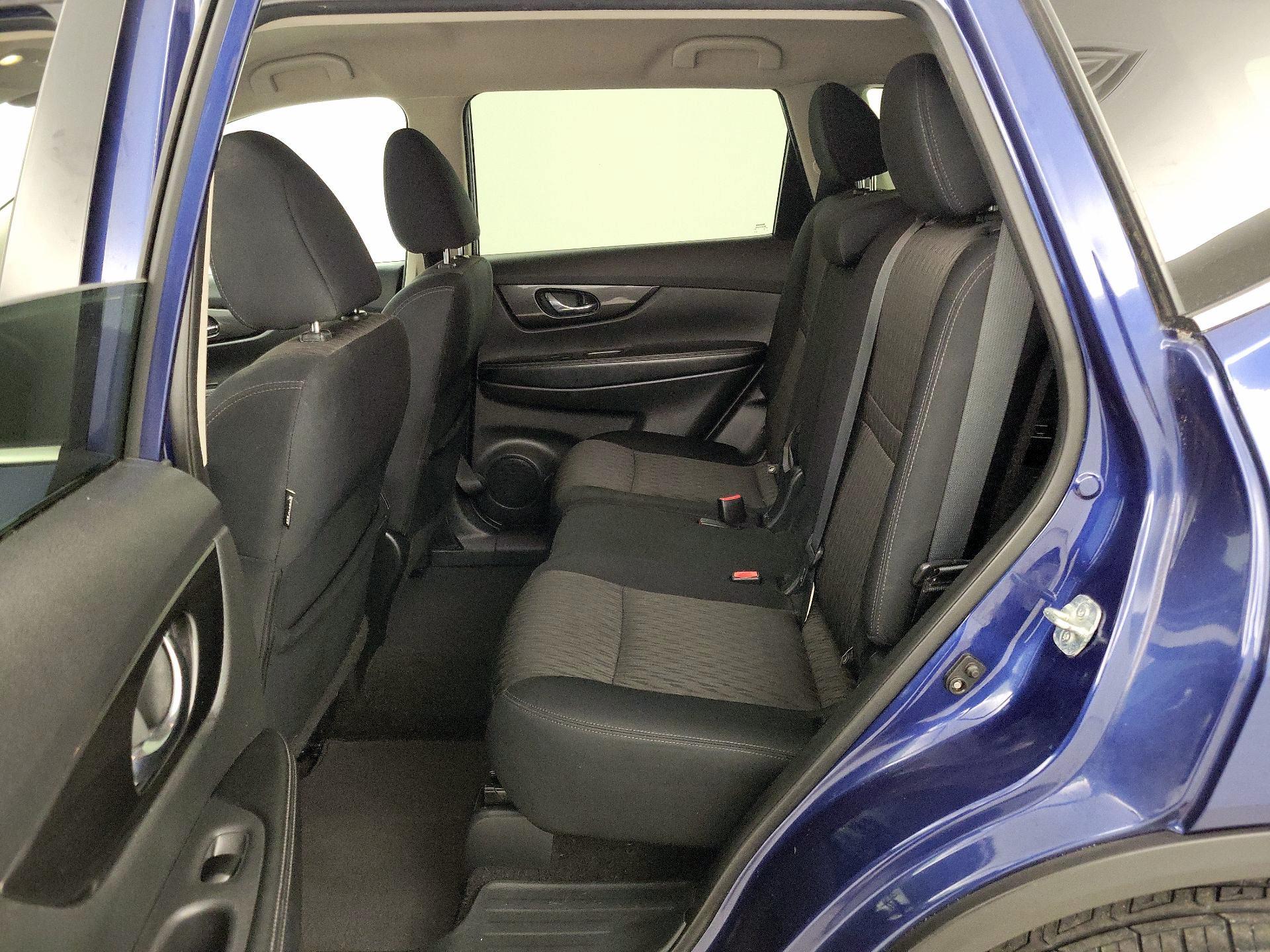 Thumbnail: 2017 Nissan Rogue - 20