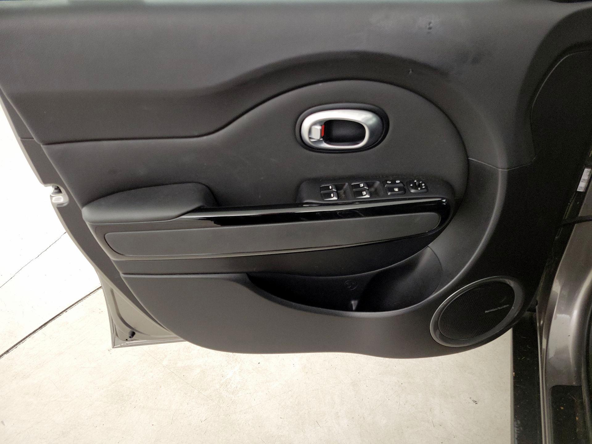 Thumbnail: 2019 Kia Soul - 12