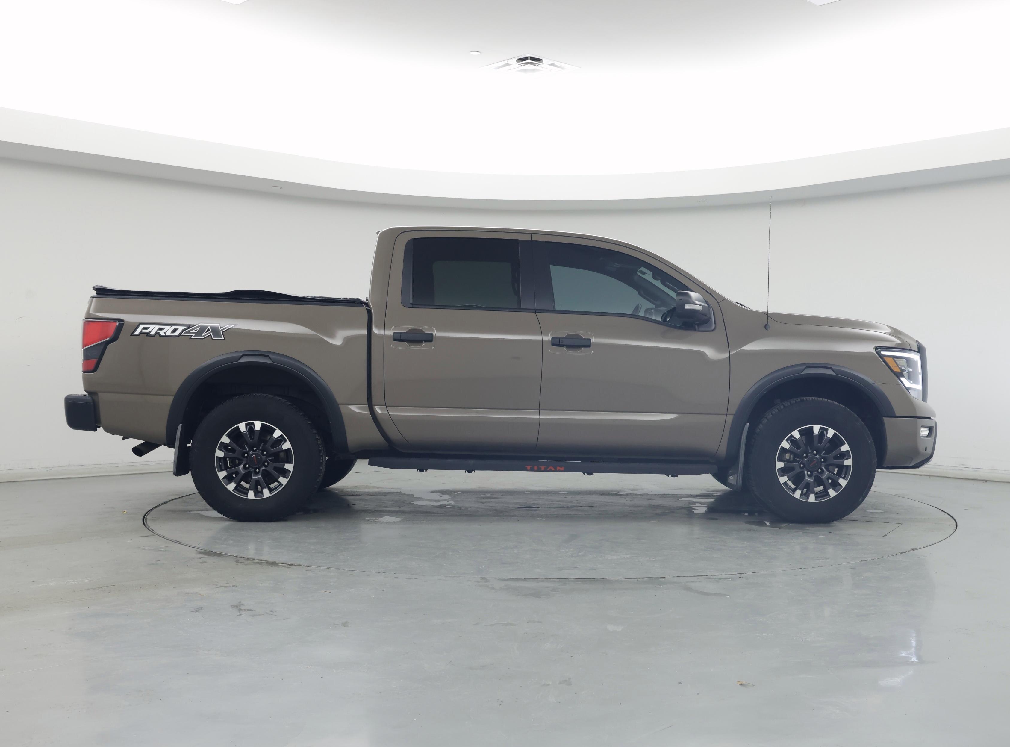 Thumbnail: 2021 Nissan Titan - 7