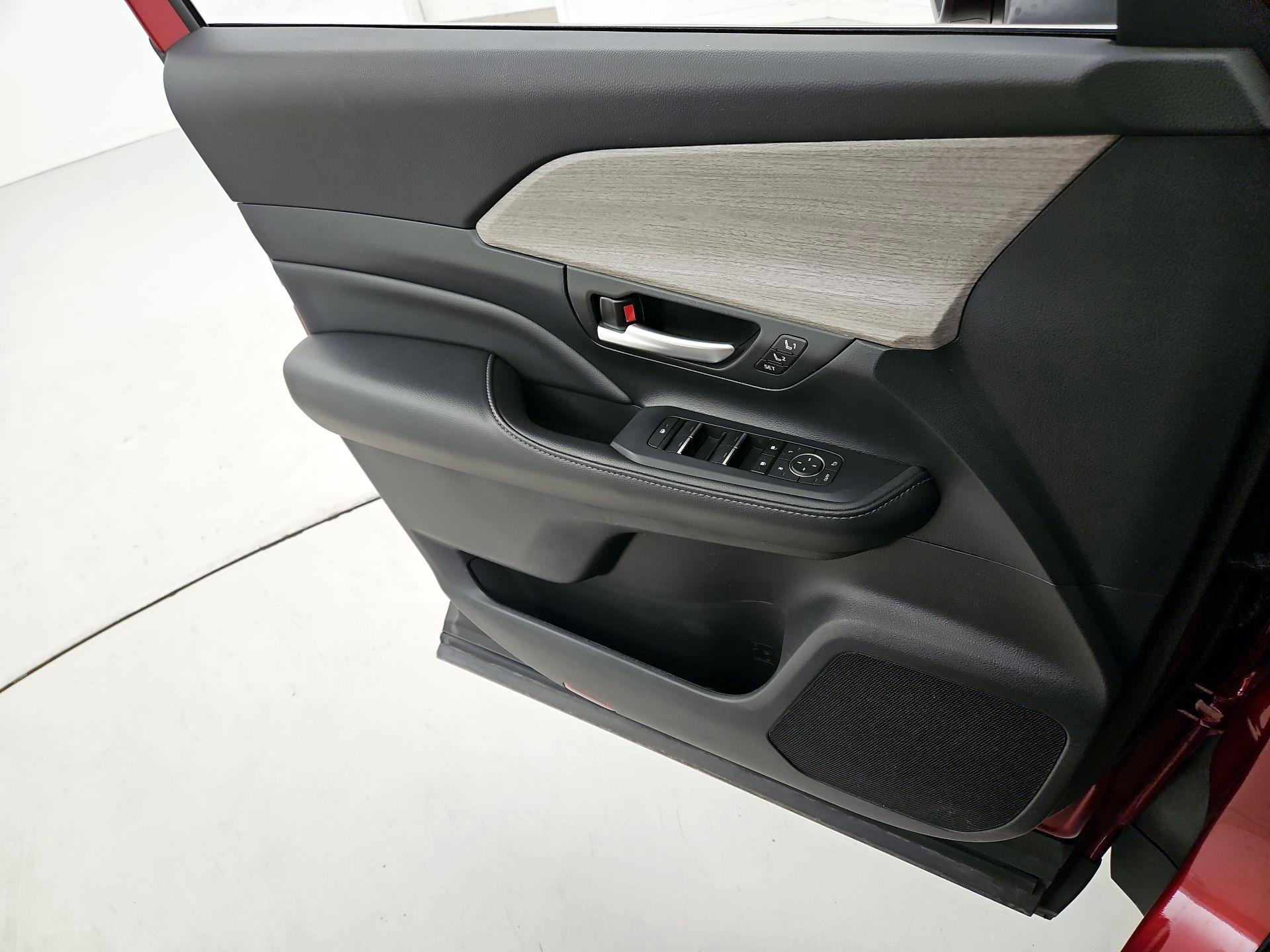 Thumbnail: 2024 Toyota Grand Highlander - 12