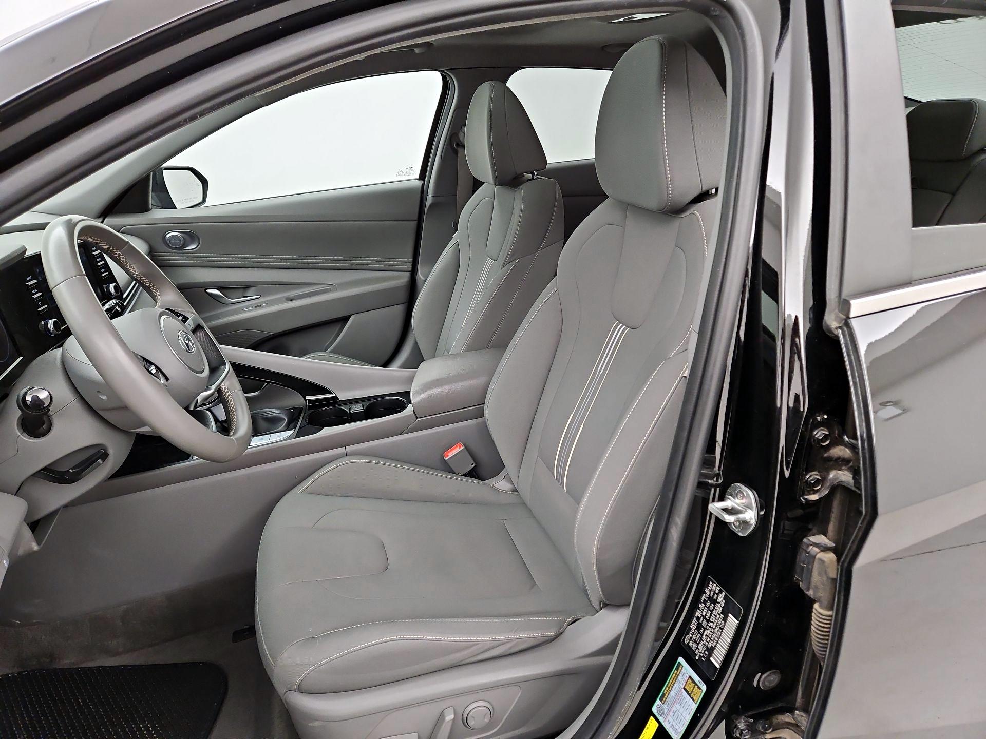 Thumbnail: 2022 Hyundai Elantra - 11