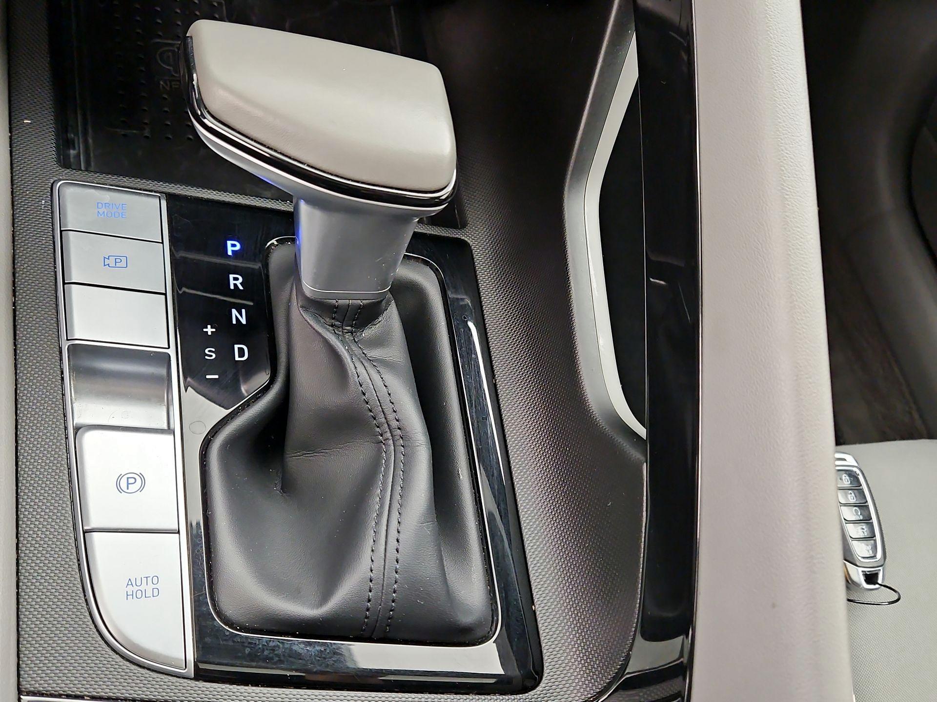 Thumbnail: 2022 Hyundai Elantra - 17