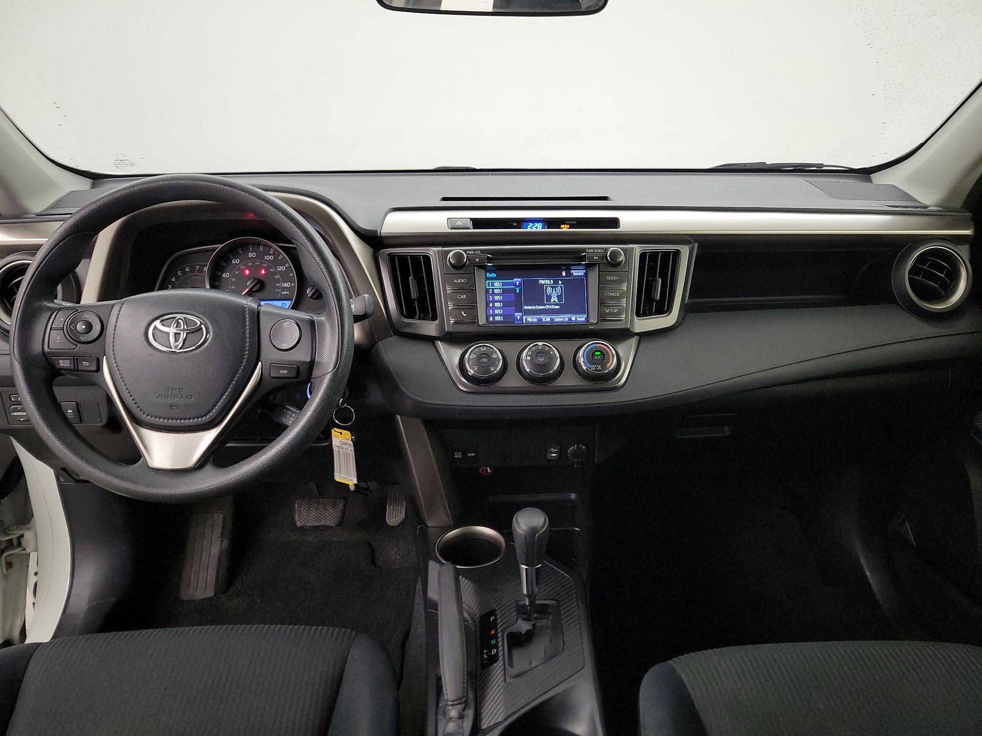 Thumbnail: 2015 Toyota RAV4 - 9