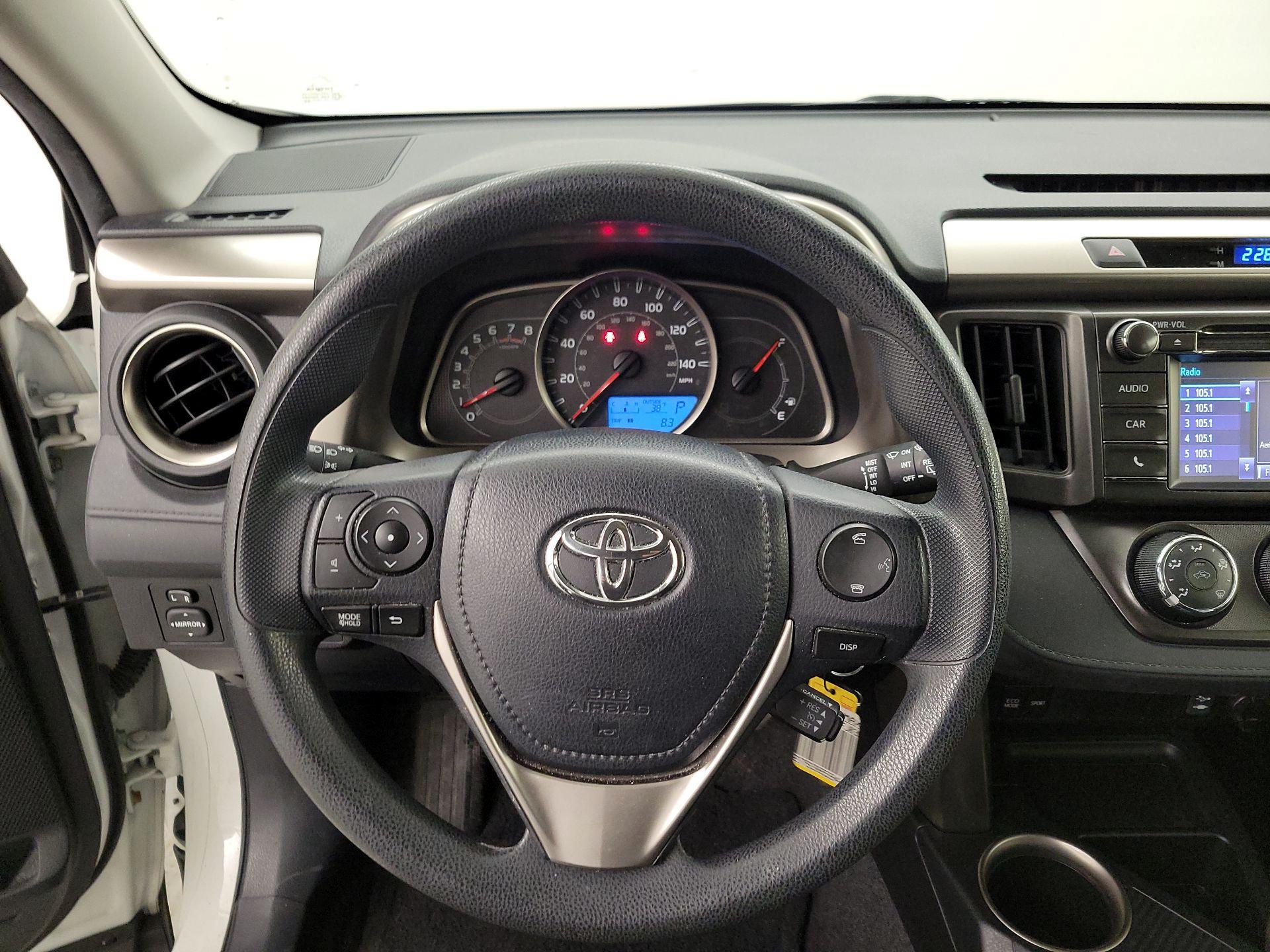 Thumbnail: 2015 Toyota RAV4 - 10